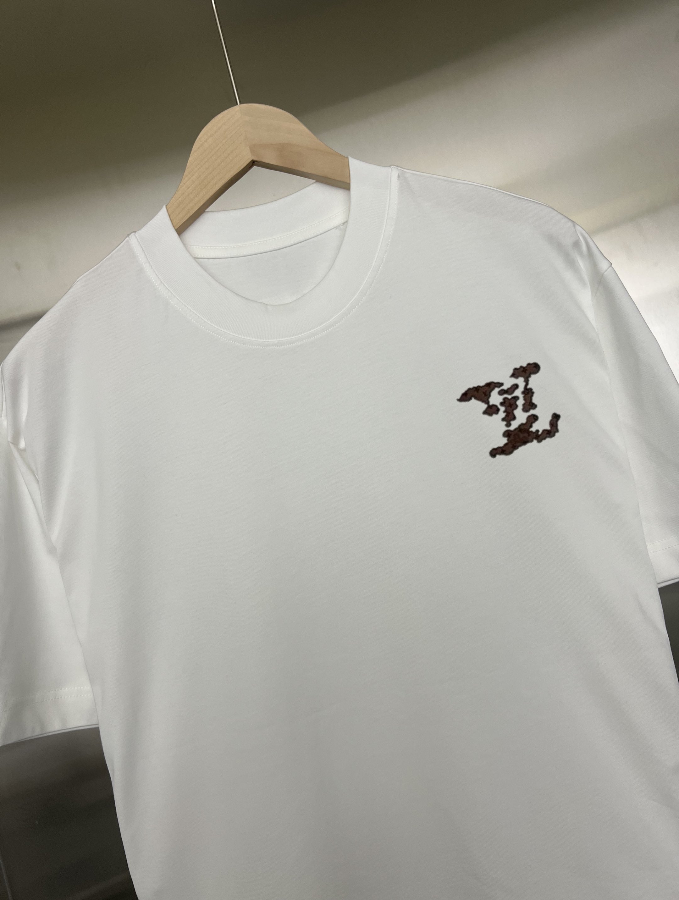 LuxluxHouse Best Quality Clothes T-shirt Louis Vuitton