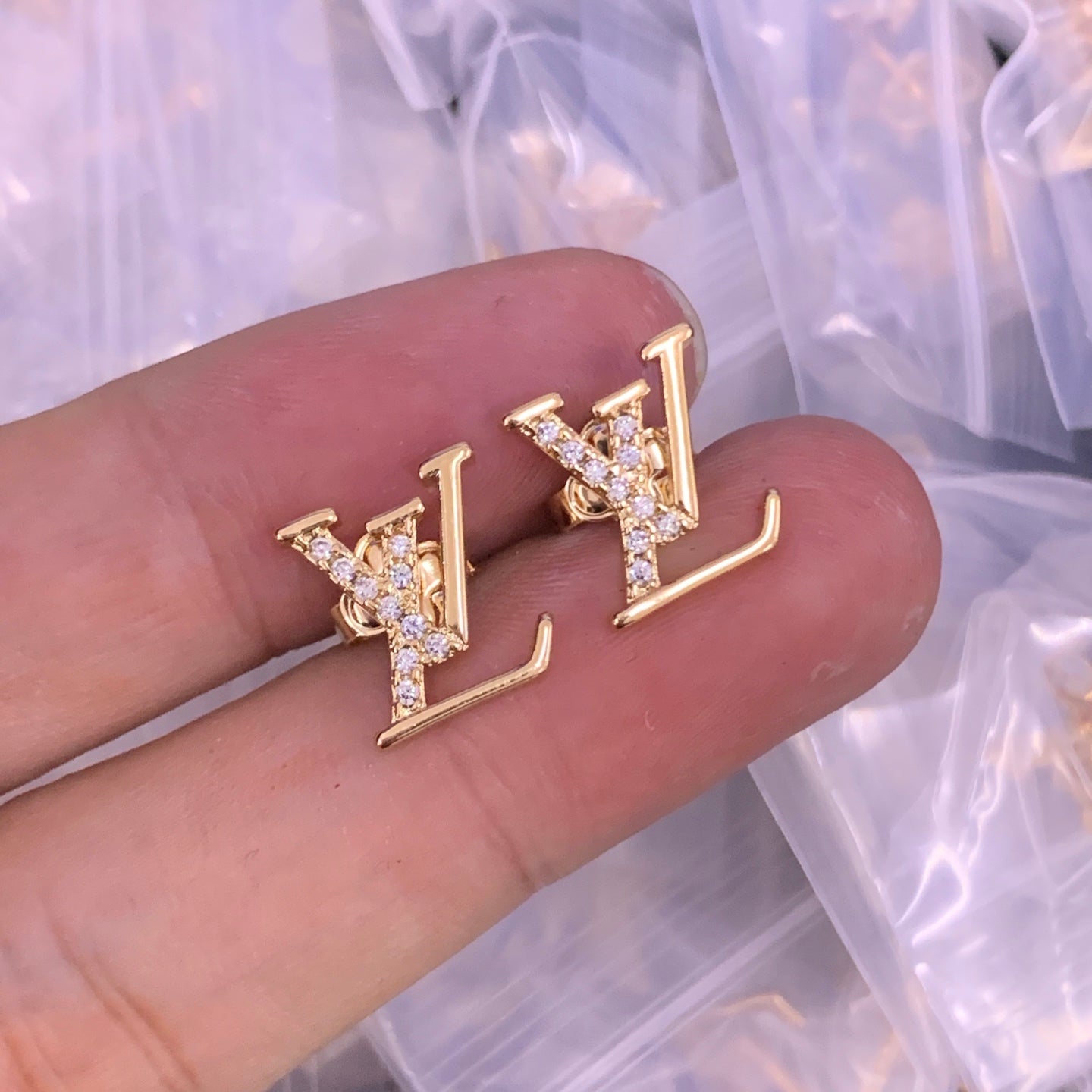 LuxluxHouse Low Price And High Quality Accessories Louis Vuitton