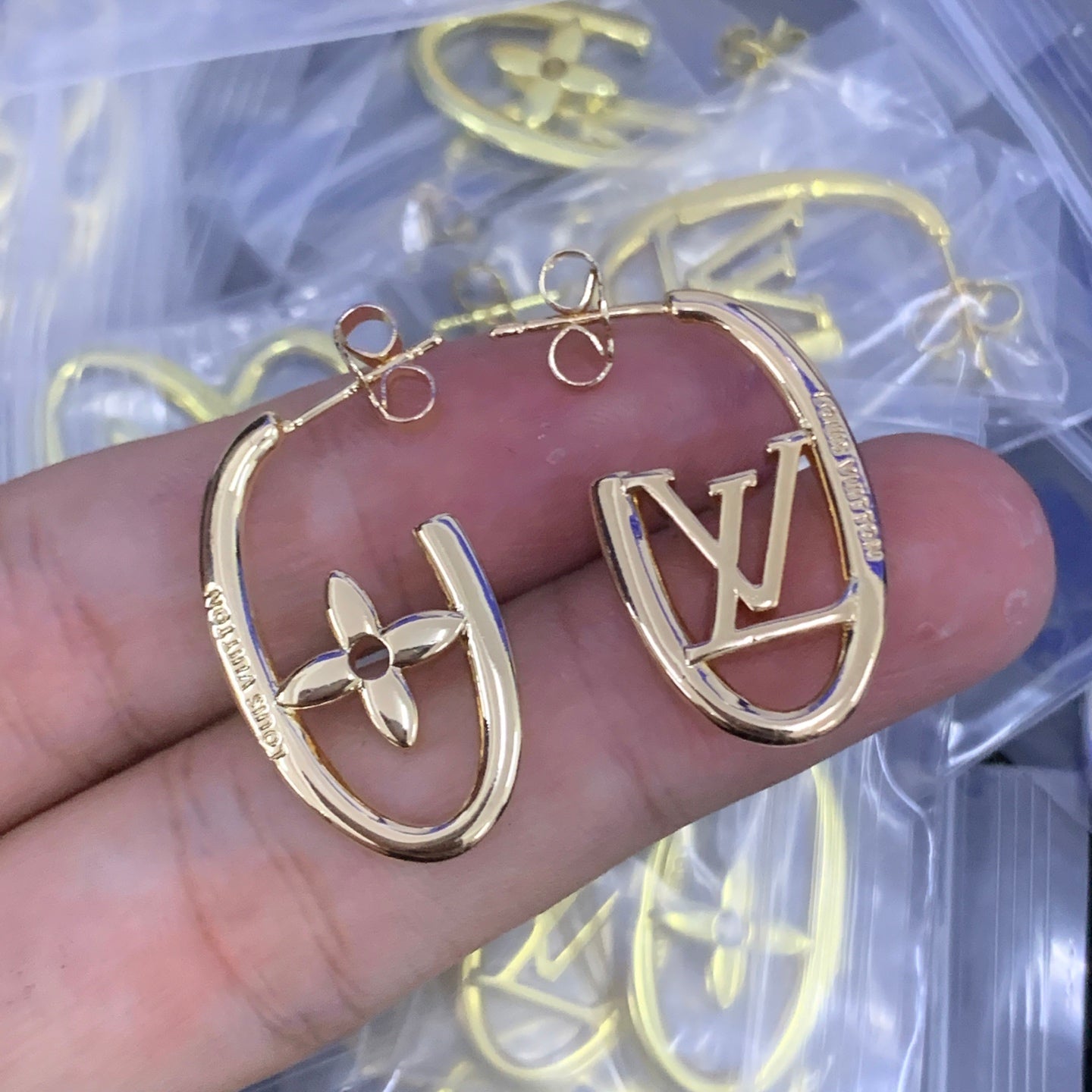 LuxluxHouse Low Price And High Quality Accessories Louis Vuitton