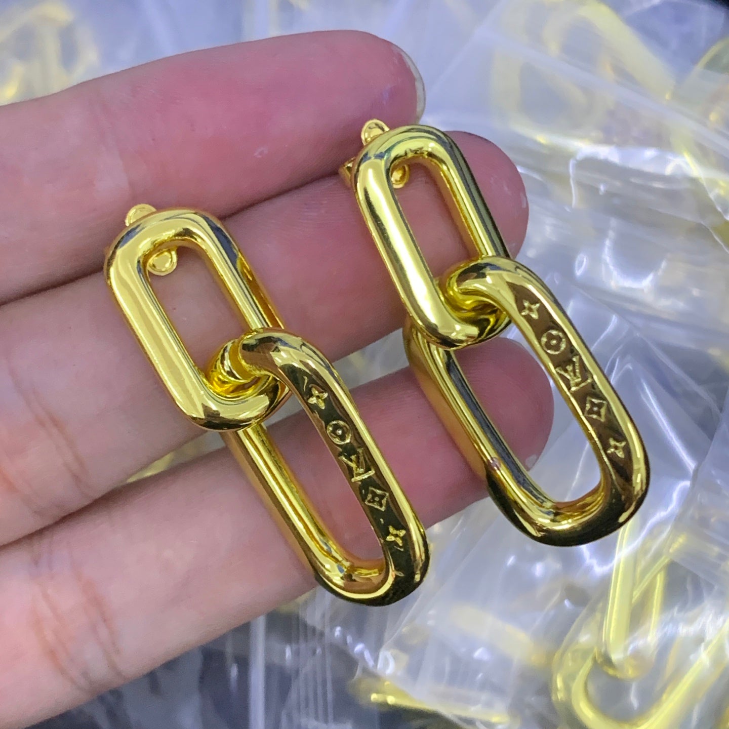 LuxluxHouse Low Price And High Quality Accessories Louis Vuitton