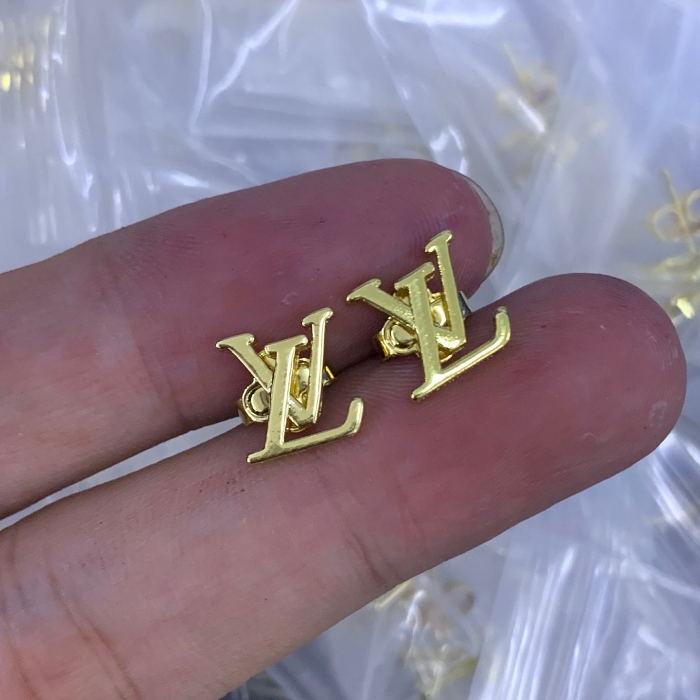 LuxluxHouse Low Price And High Quality Accessories Louis Vuitton