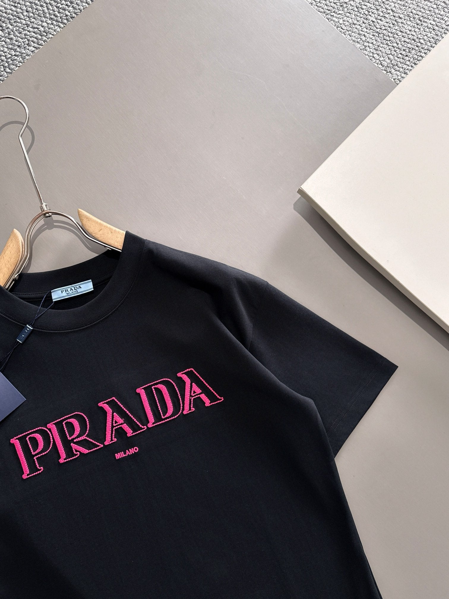 LuxluxHouse Best Quality Clothes T-shirt Prada