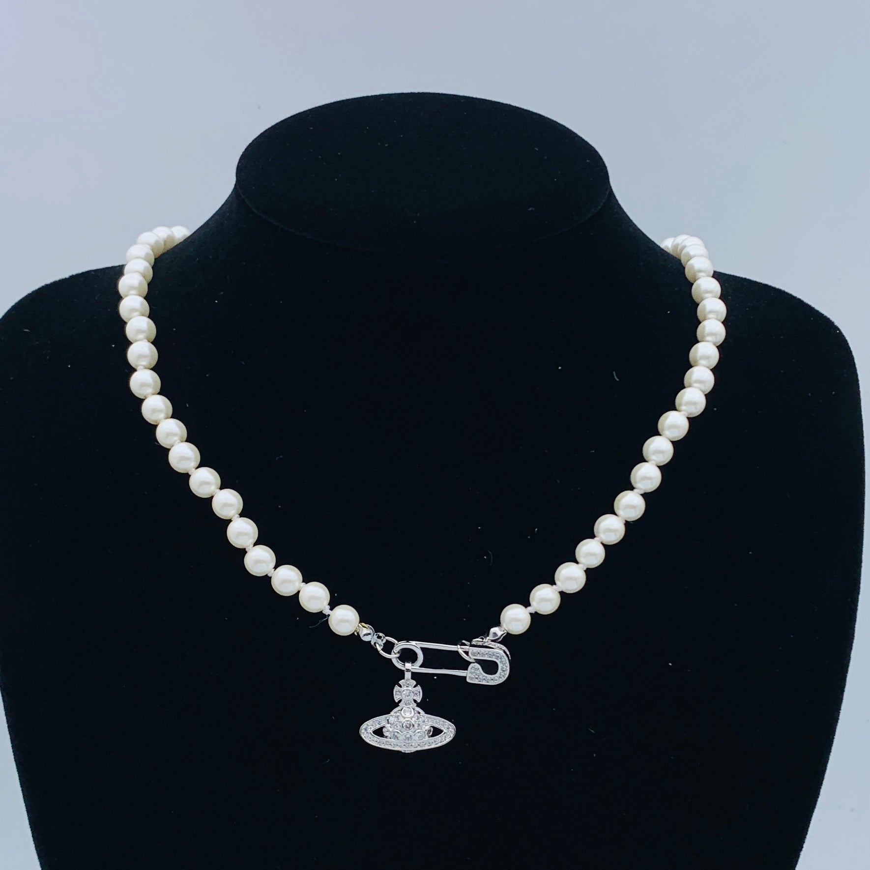 LuxluxHouse Low Price And High Quality Accessories Vivienne Westwood