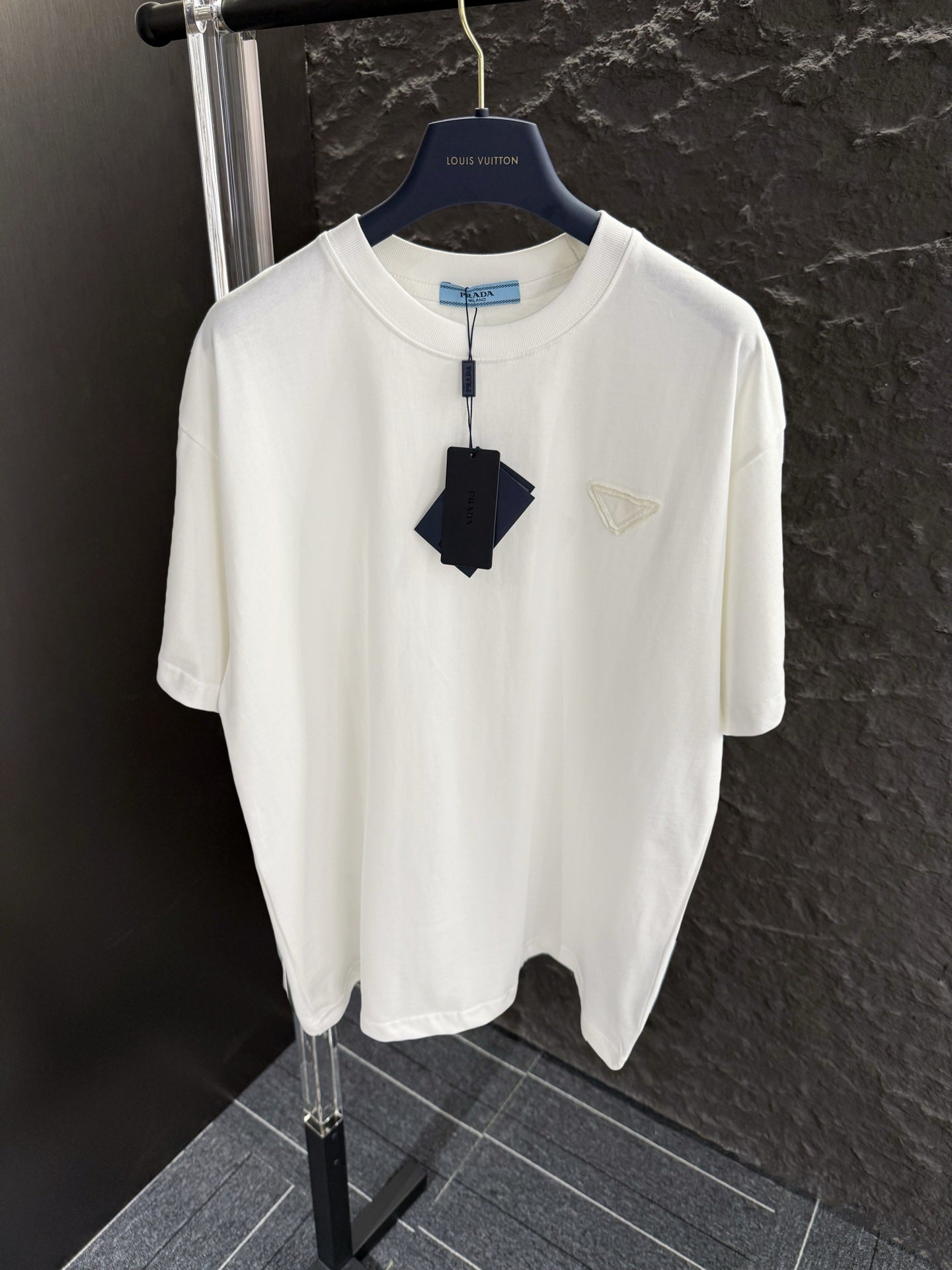 LuxluxHouse Best Quality Clothes T-shirt Prada