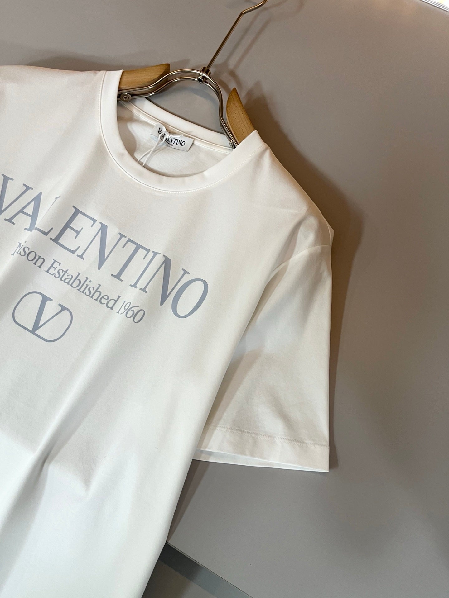 LuxluxHouse Best Quality Clothes Valentino T-shirt