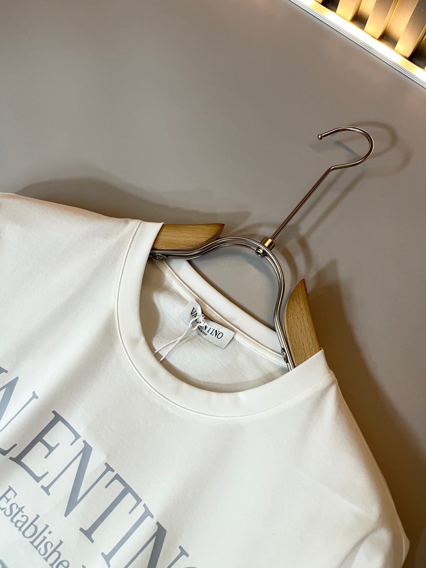 LuxluxHouse Best Quality Clothes Valentino T-shirt