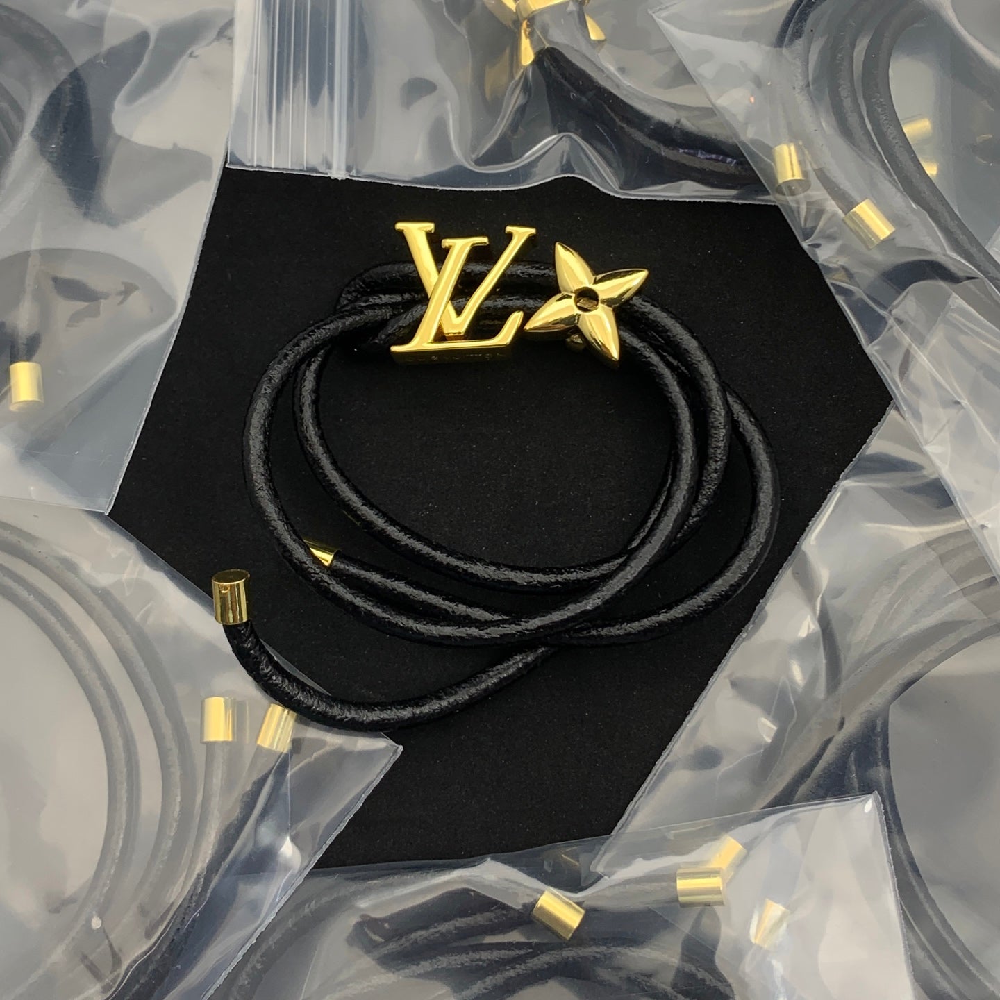 LuxluxHouse Low Price And High Quality Accessories Louis Vuitton