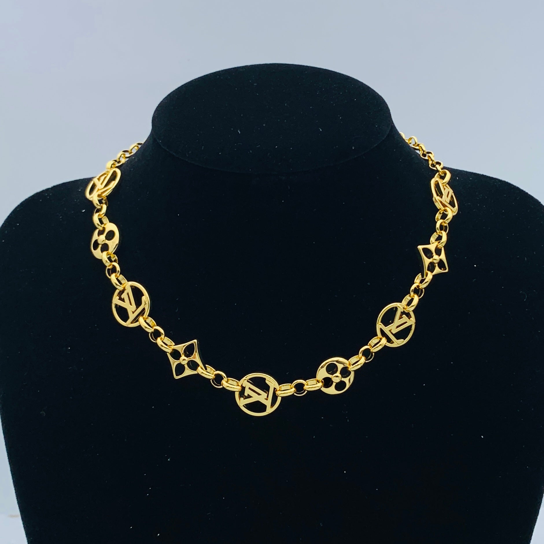 LuxluxHouse Low Price And High Quality Accessories Louis Vuitton