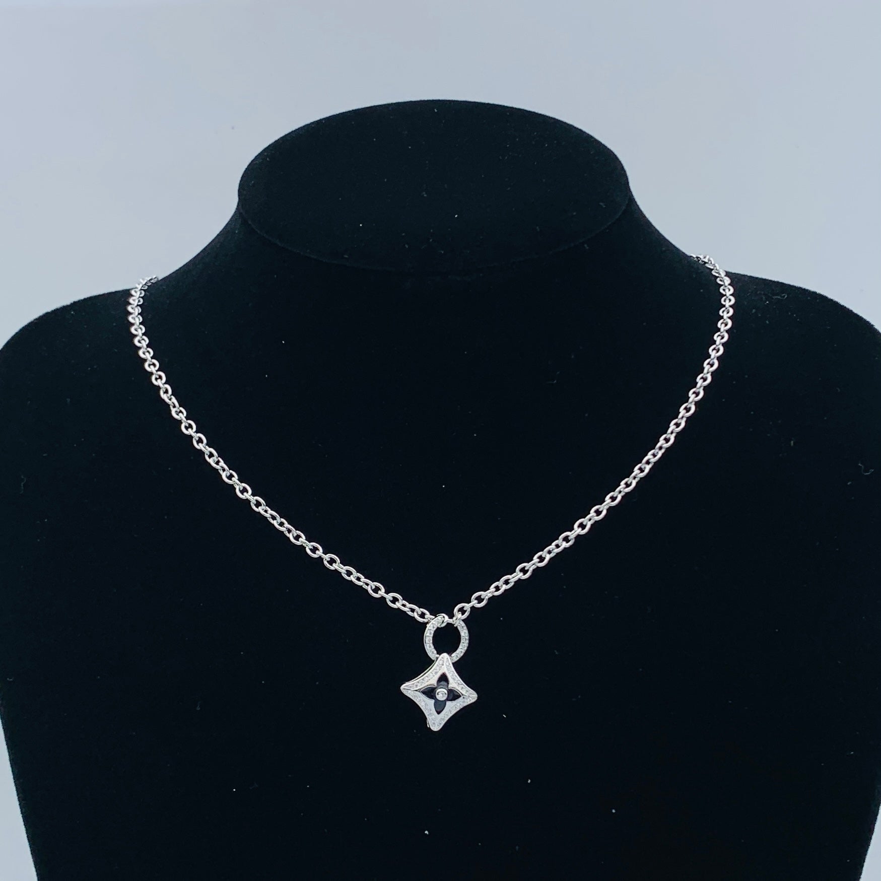 LuxluxHouse Low Price And High Quality Accessories Louis Vuitton