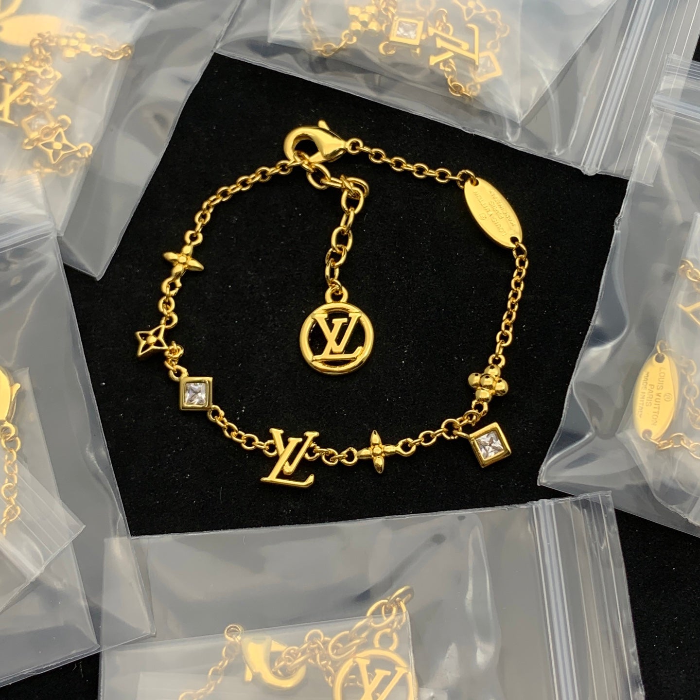 LuxluxHouse Low Price And High Quality Accessories Louis Vuitton