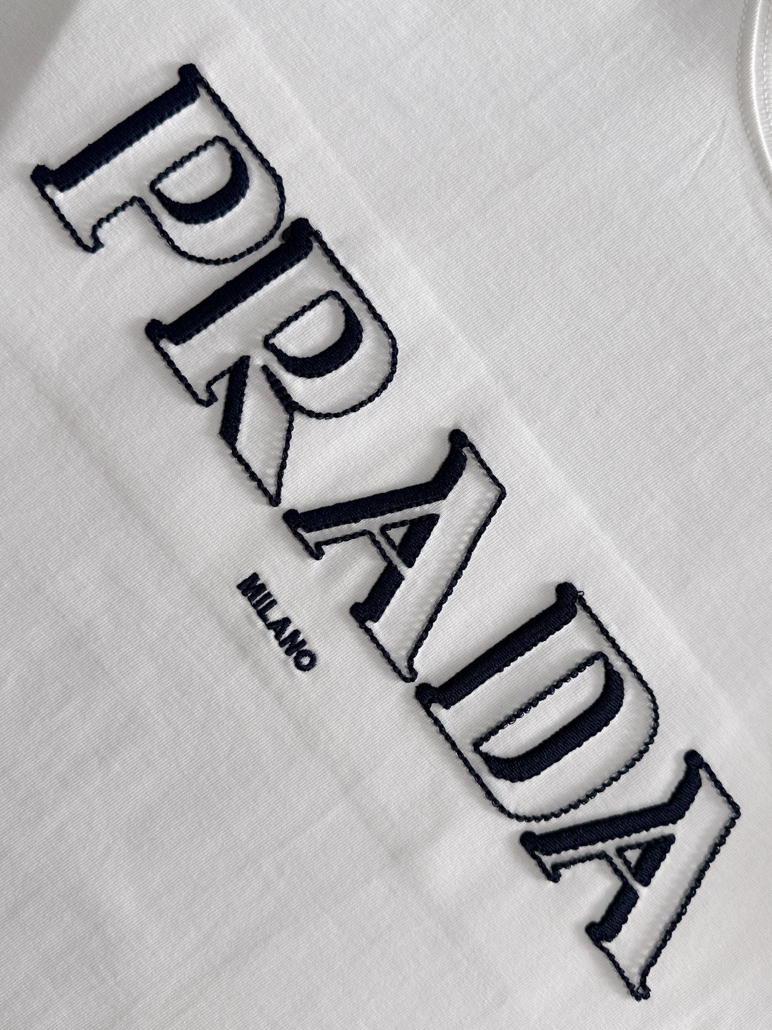 LuxluxHouse Best Quality Clothes T-shirt Prada