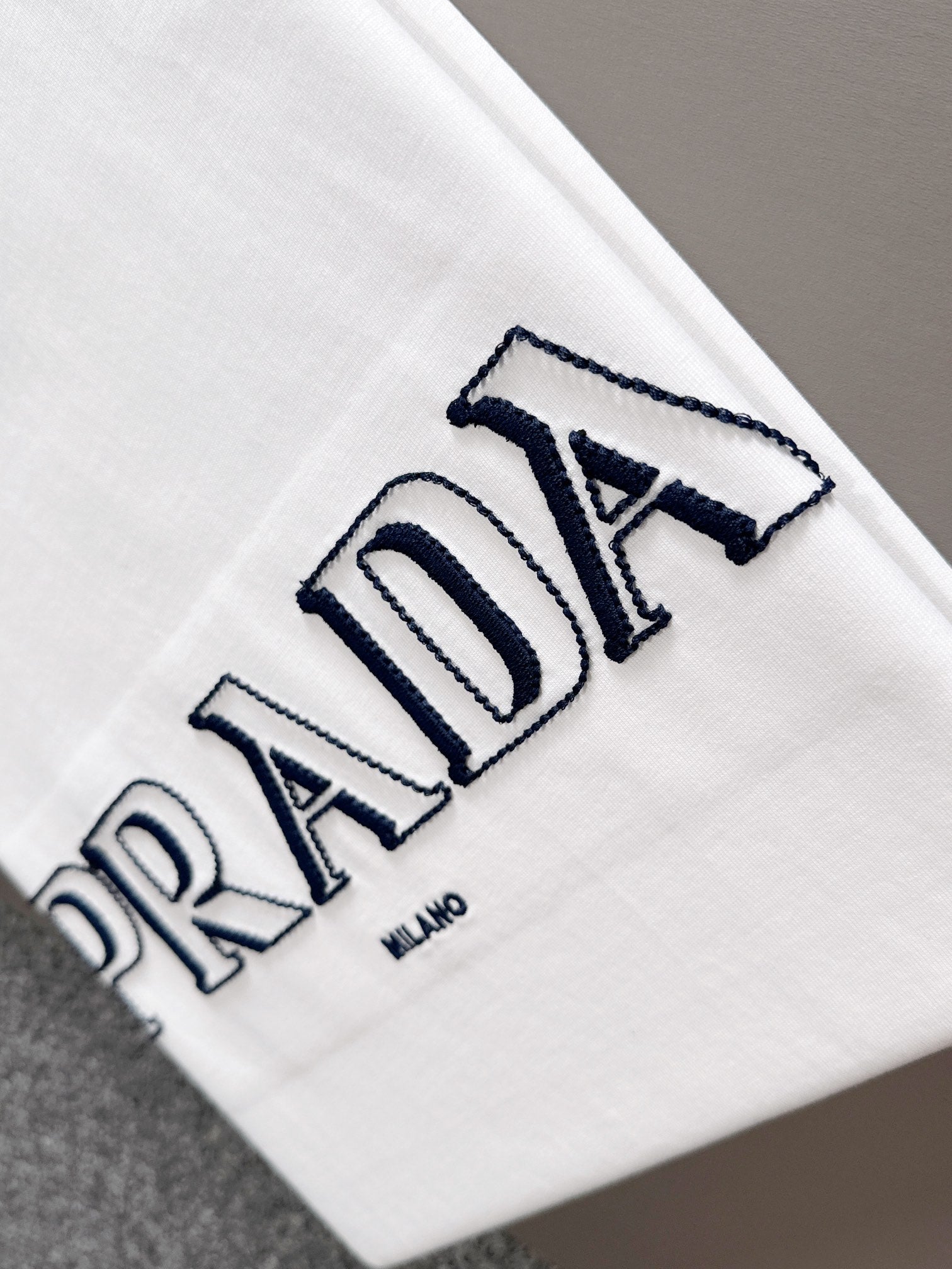 LuxluxHouse Best Quality Clothes T-shirt Prada