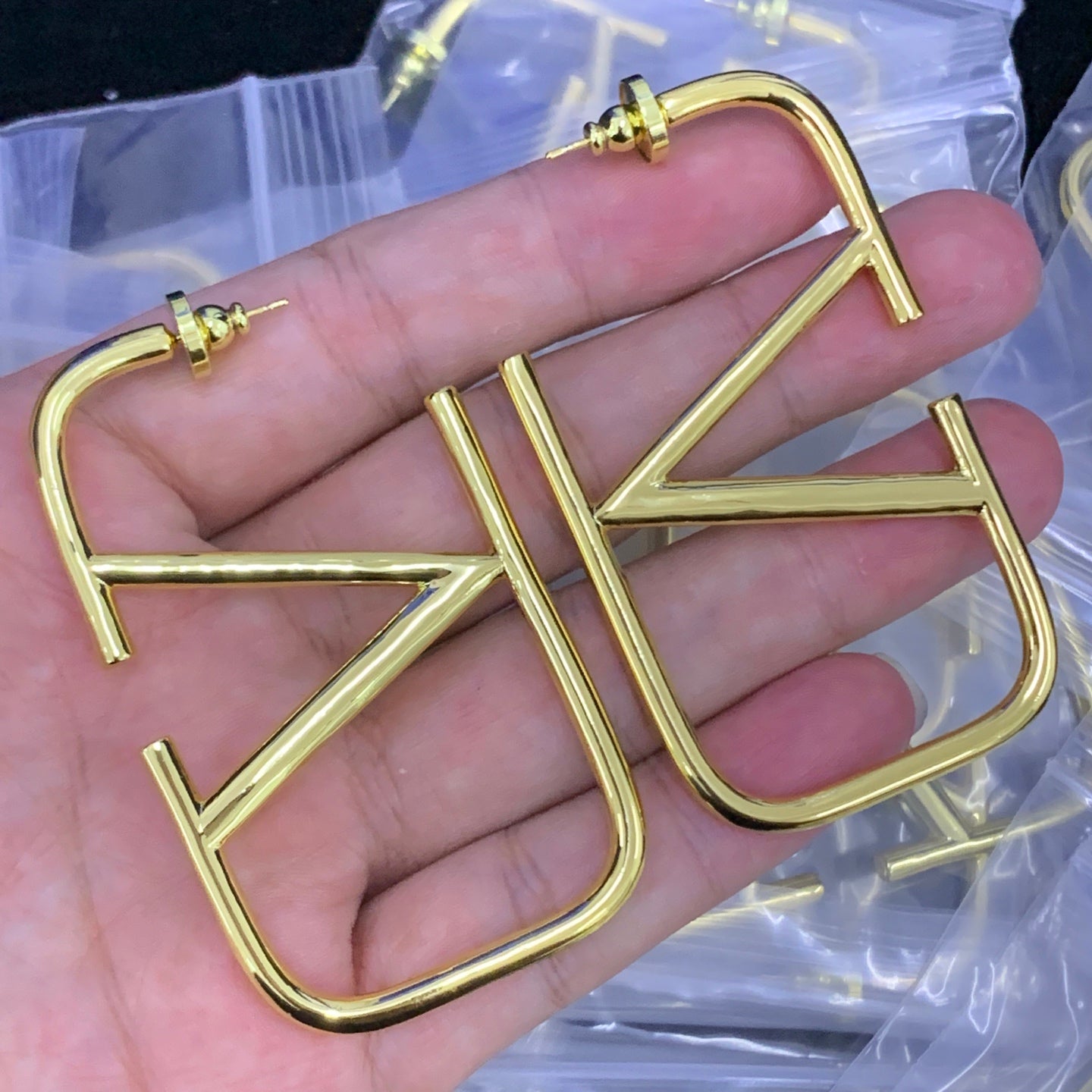 LuxluxHouse Low Price And High Quality Accessories Valentino