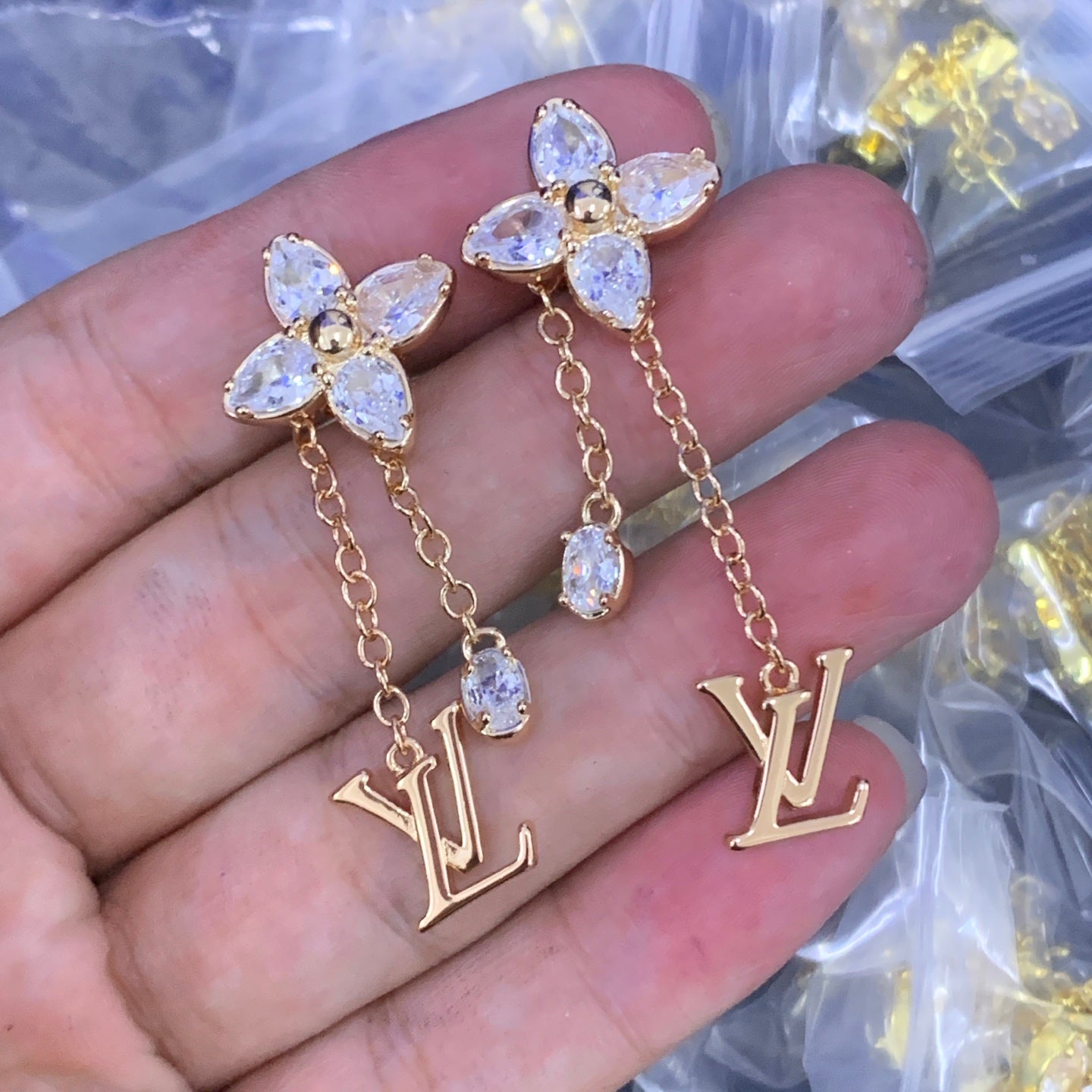 LuxluxHouse Low Price And High Quality Accessories Louis Vuitton