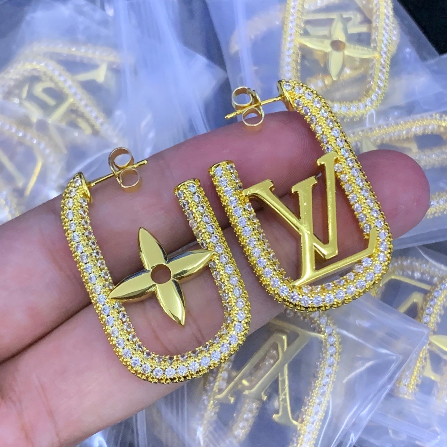 LuxluxHouse Low Price And High Quality Accessories Louis Vuitton