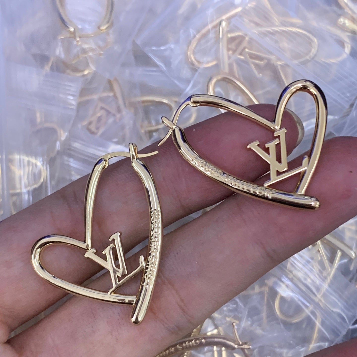 LuxluxHouse Low Price And High Quality Accessories Louis Vuitton