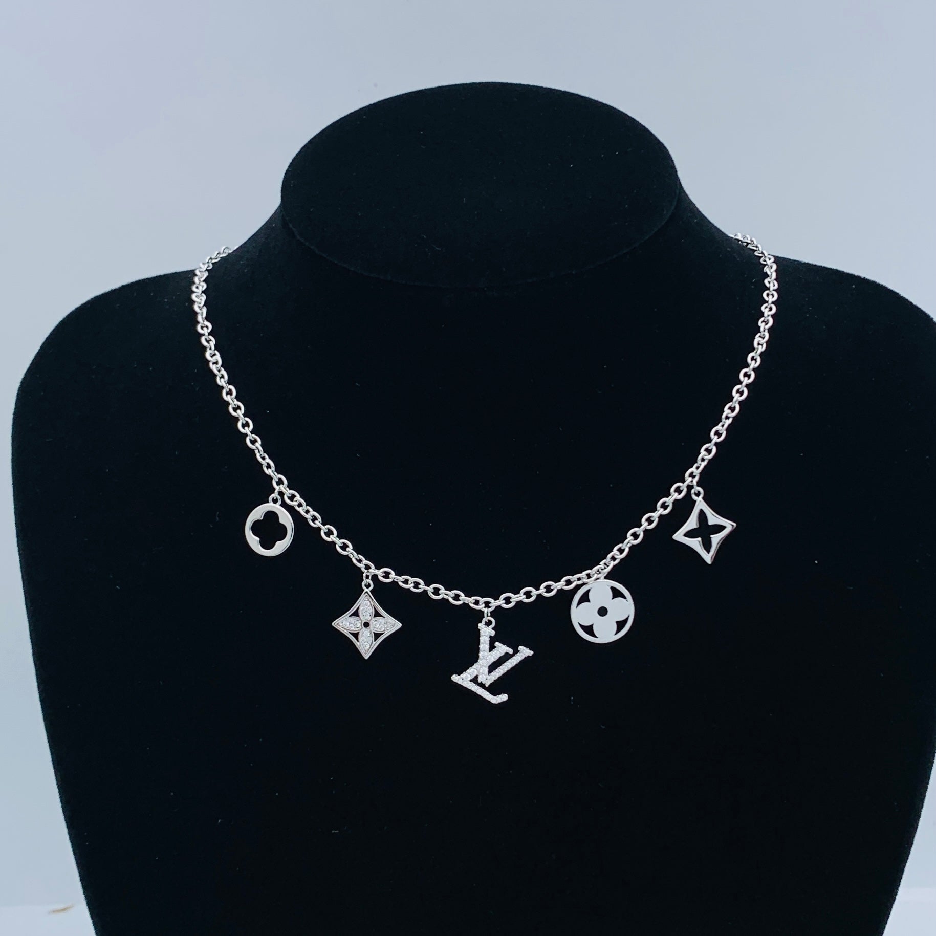 LuxluxHouse Low Price And High Quality Accessories Louis Vuitton