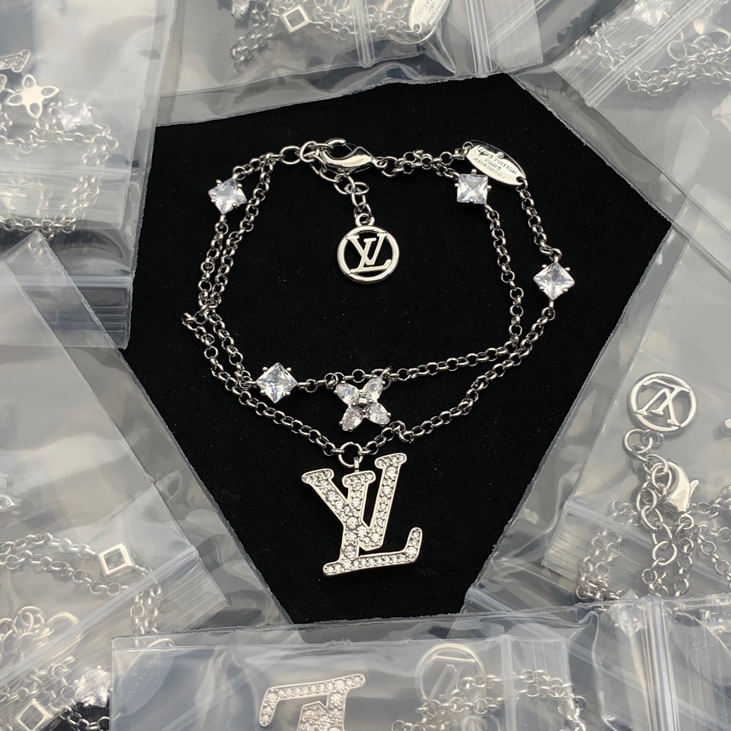LuxluxHouse Low Price And High Quality Accessories Louis Vuitton