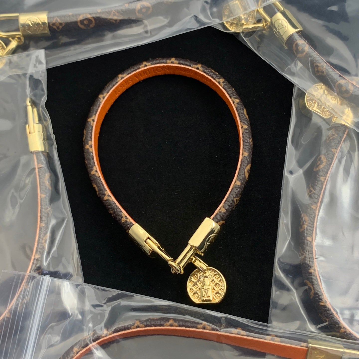 LuxluxHouse Low Price And High Quality Accessories Louis Vuitton