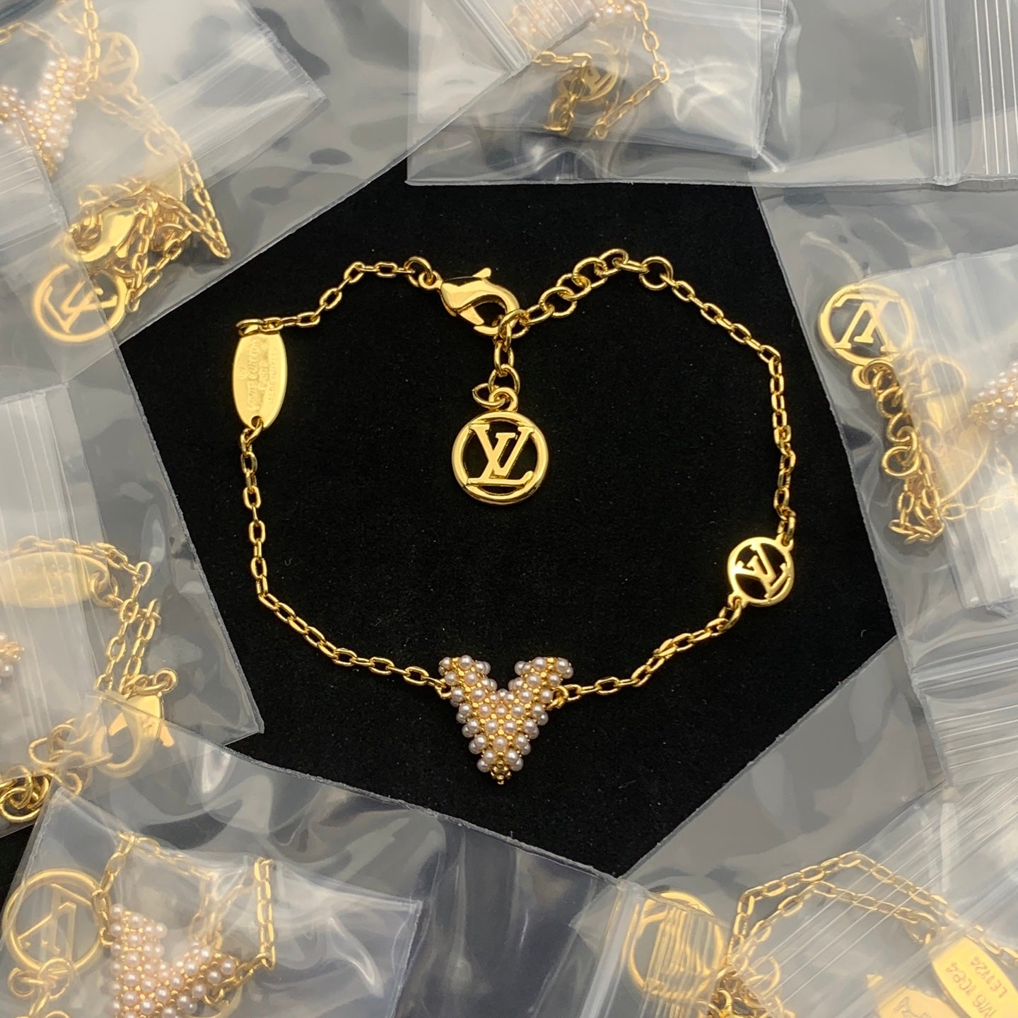 LuxluxHouse Low Price And High Quality Accessories Louis Vuitton