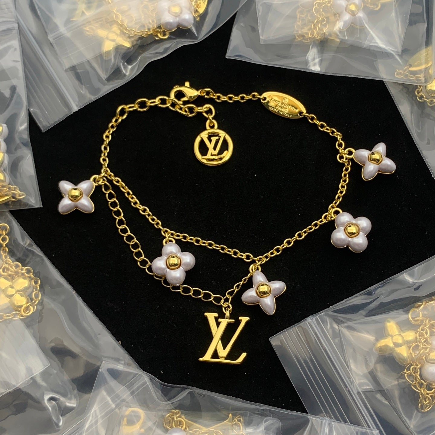 LuxluxHouse Low Price And High Quality Accessories Louis Vuitton