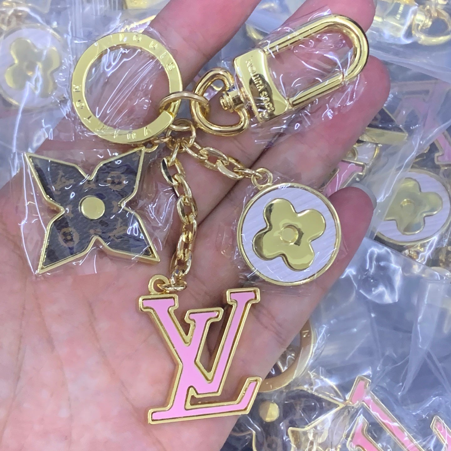LuxluxHouse Low Price And High Quality Accessories Louis Vuitton