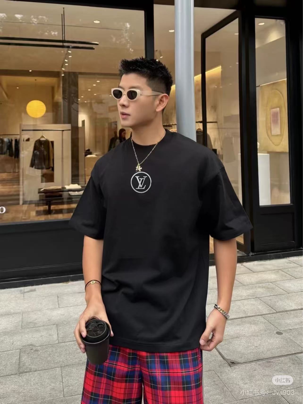 LuxluxHouse Best Quality Clothes T-shirt Louis Vuitton