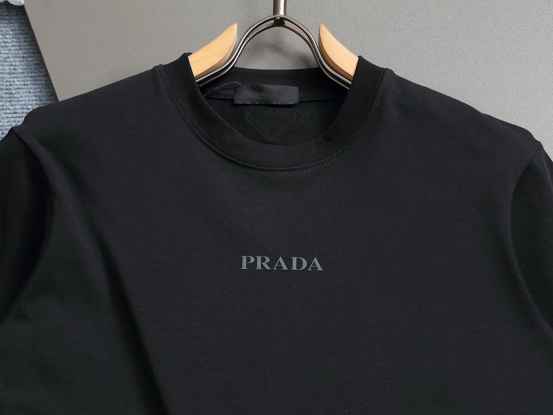 LuxluxHouse Best Quality Clothes T-shirt Prada