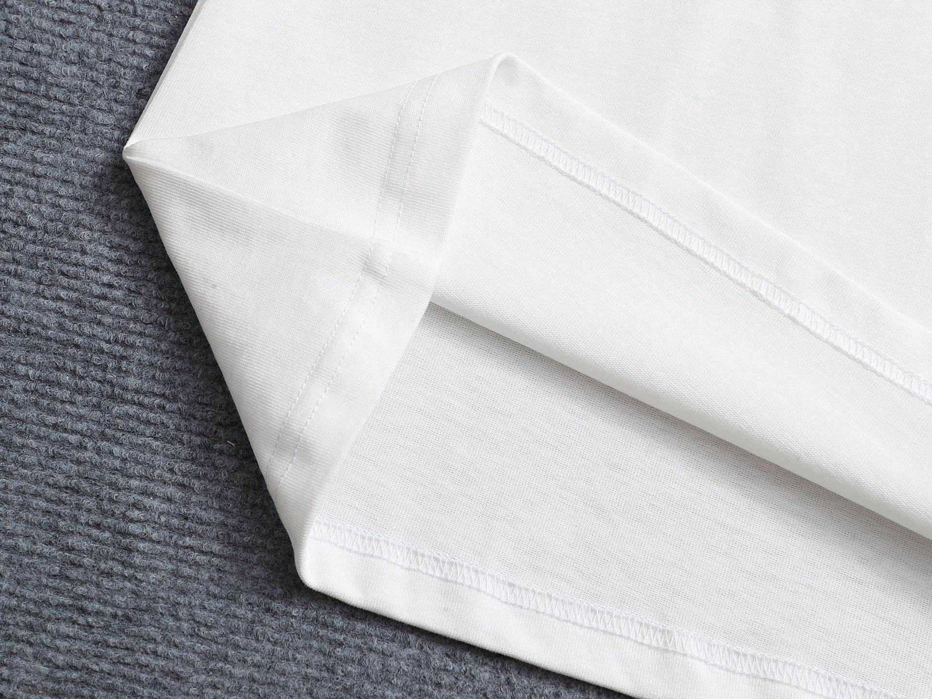 LuxluxHouse Best Quality Clothes T-shirt Prada