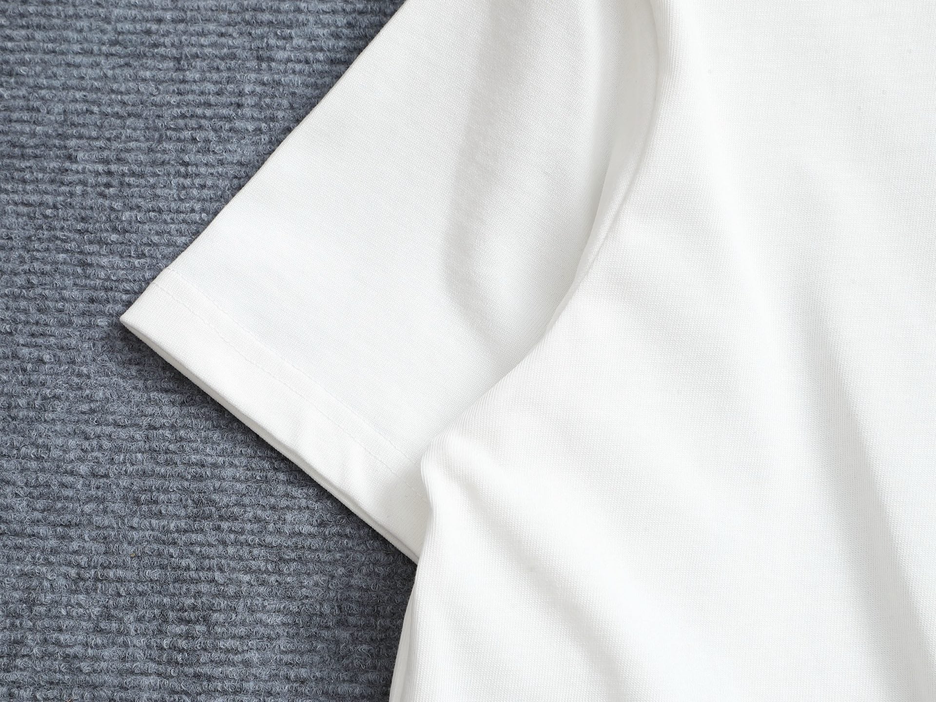 LuxluxHouse Best Quality Clothes T-shirt Prada