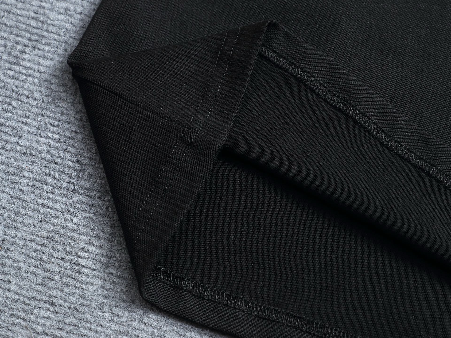 LuxluxHouse Best Quality Clothes T-shirt Prada