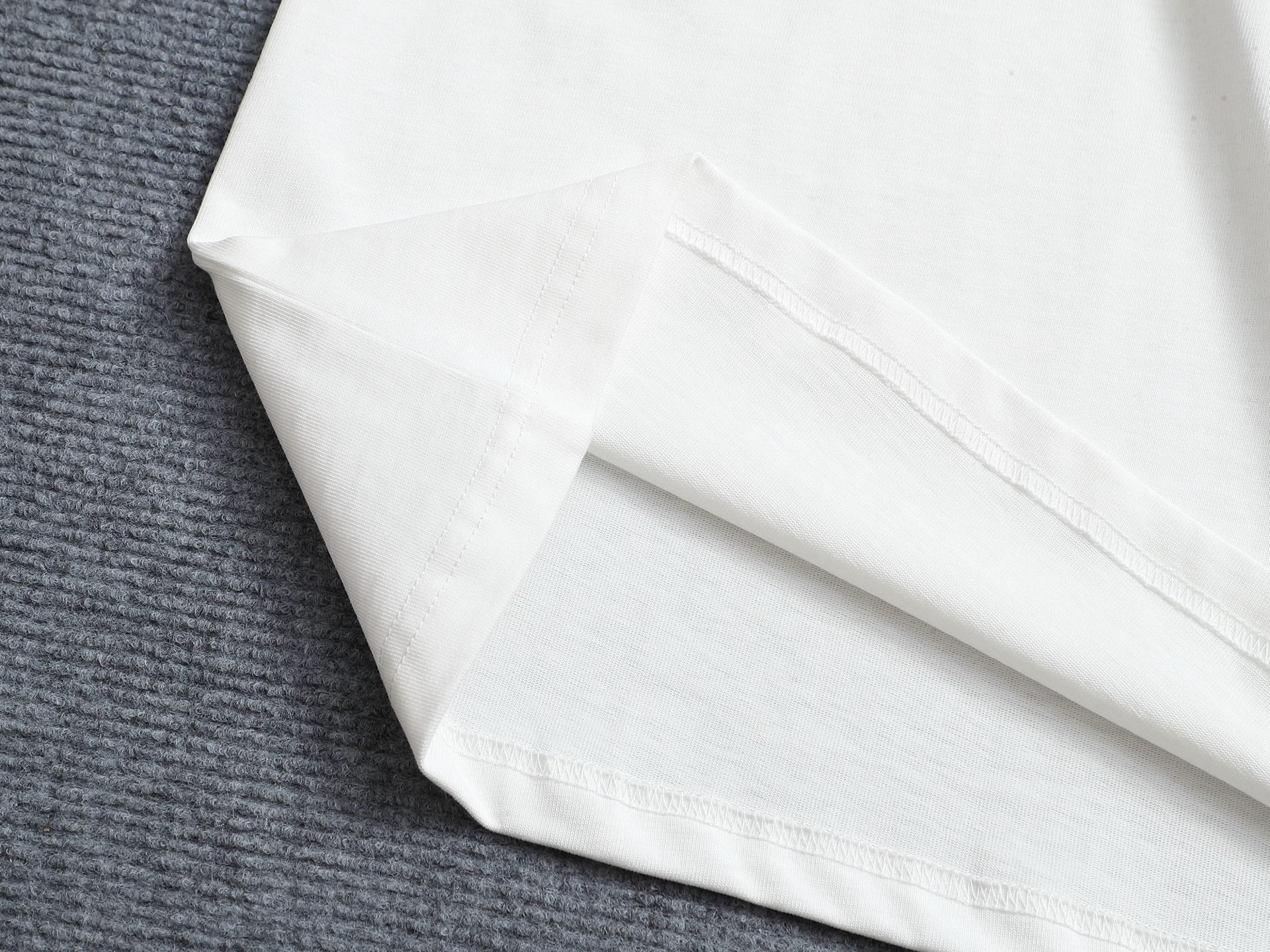 LuxluxHouse Best Quality Clothes T-shirt Prada