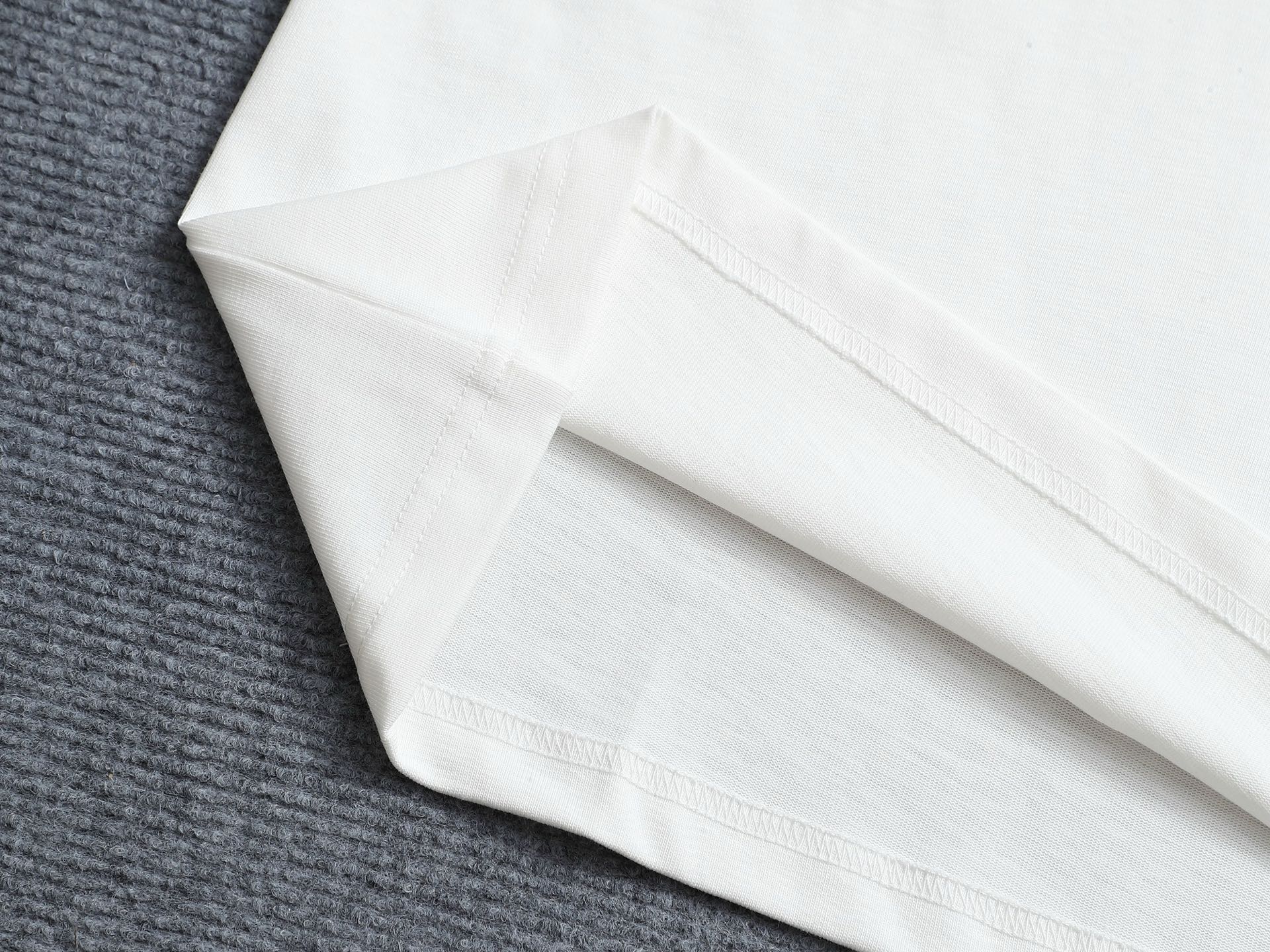 LuxluxHouse Best Quality Clothes Valentino T-shirt