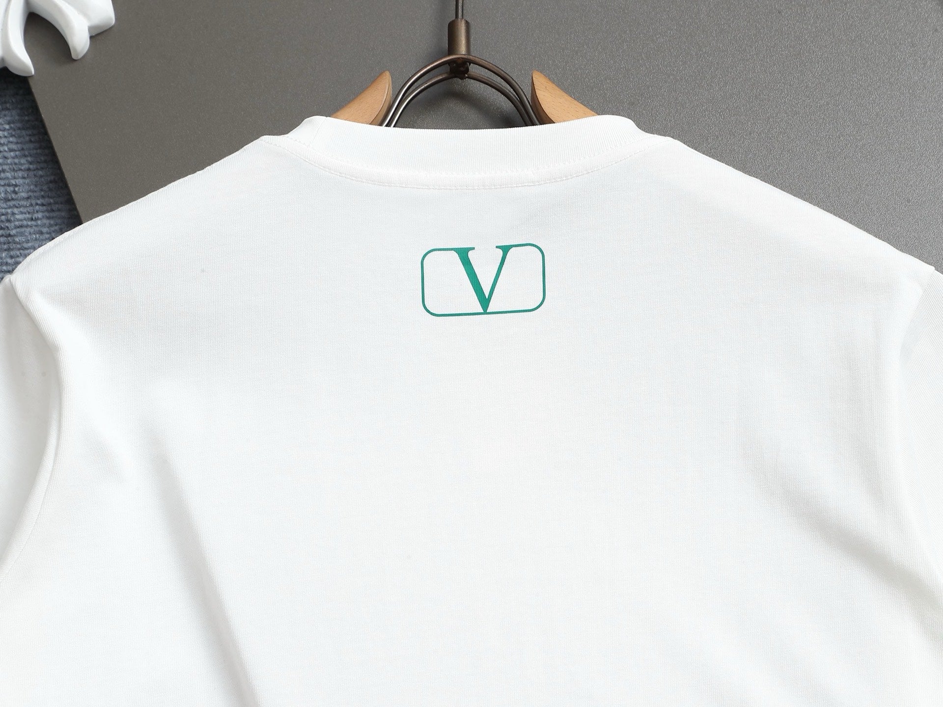 LuxluxHouse Best Quality Clothes Valentino T-shirt