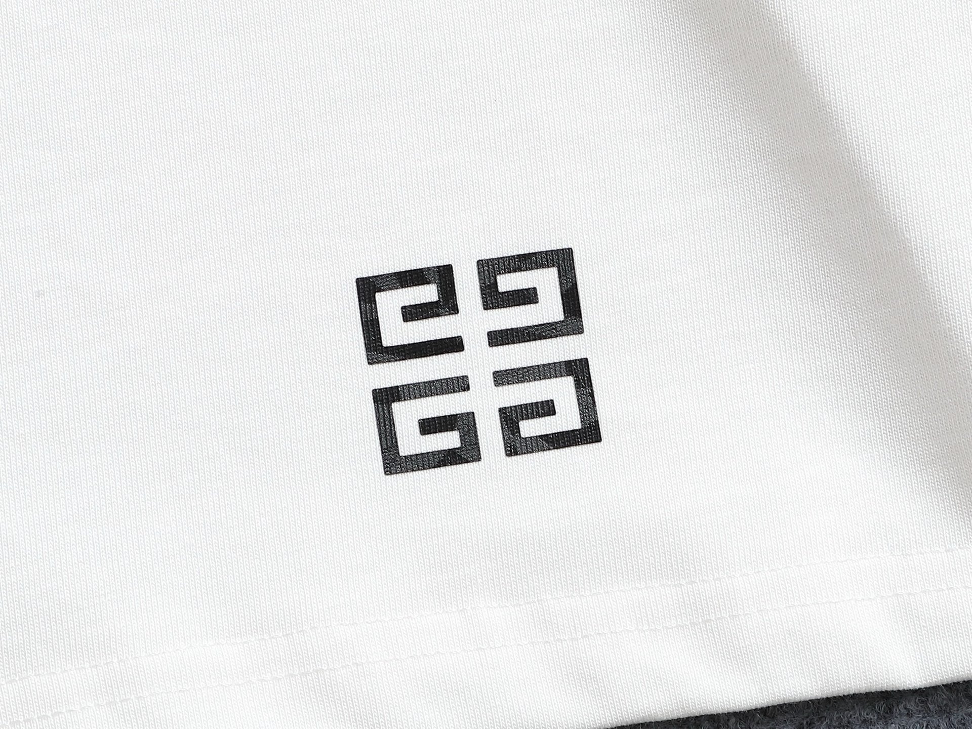 LuxluxHouse Best Quality Clothes Givenchy T-shirt