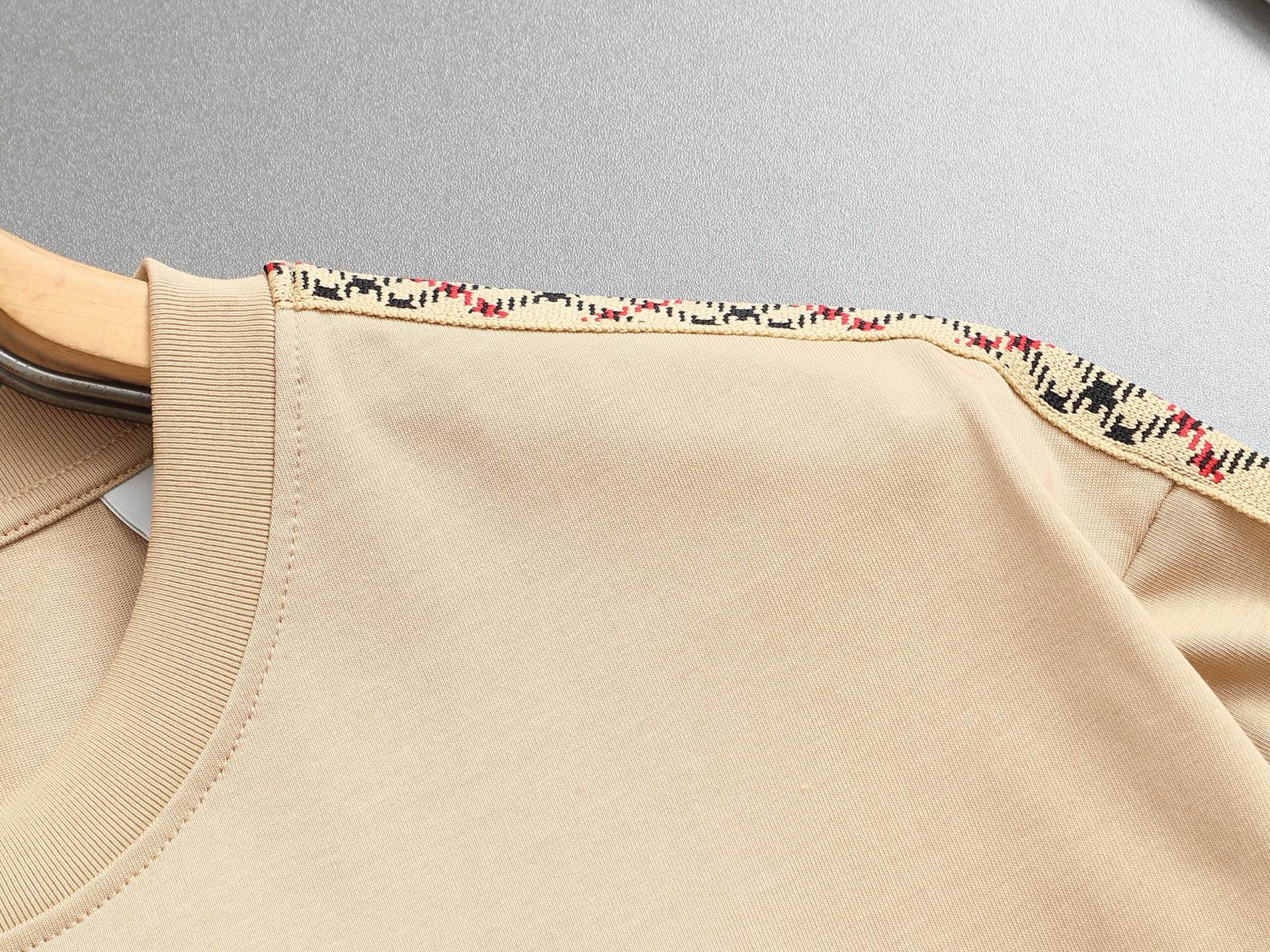 LuxluxHouse Best Quality Clothes Burberry T-shirt