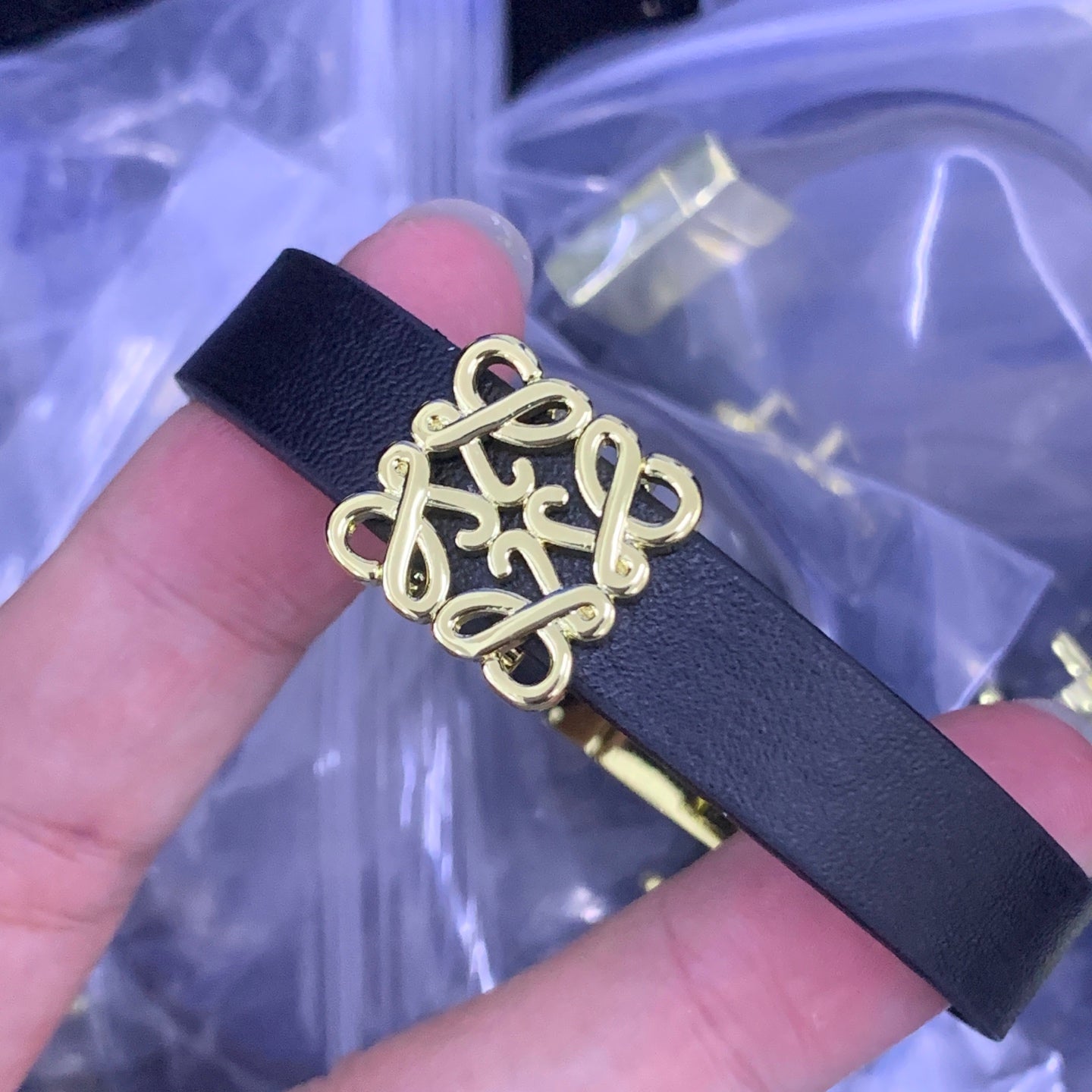 LuxluxHouse Low Price And High Quality Accessories Loewe