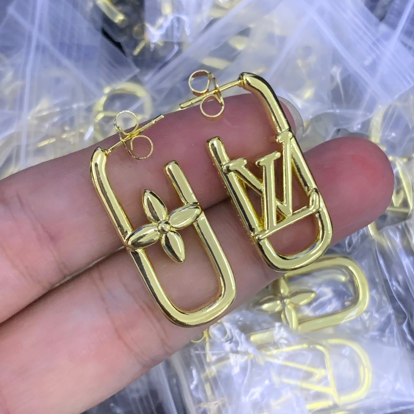 LuxluxHouse Low Price And High Quality Accessories Louis Vuitton