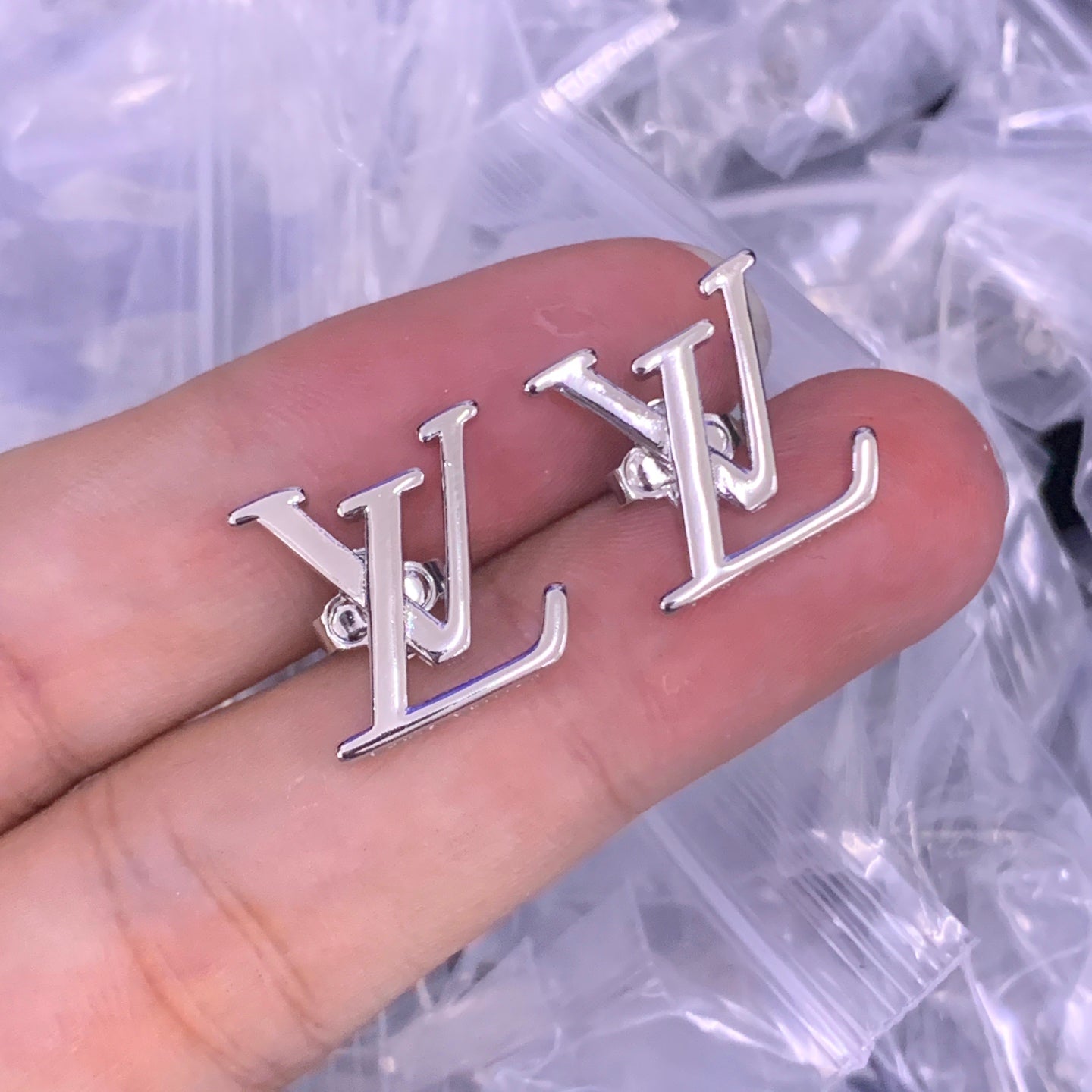 LuxluxHouse Low Price And High Quality Accessories Louis Vuitton