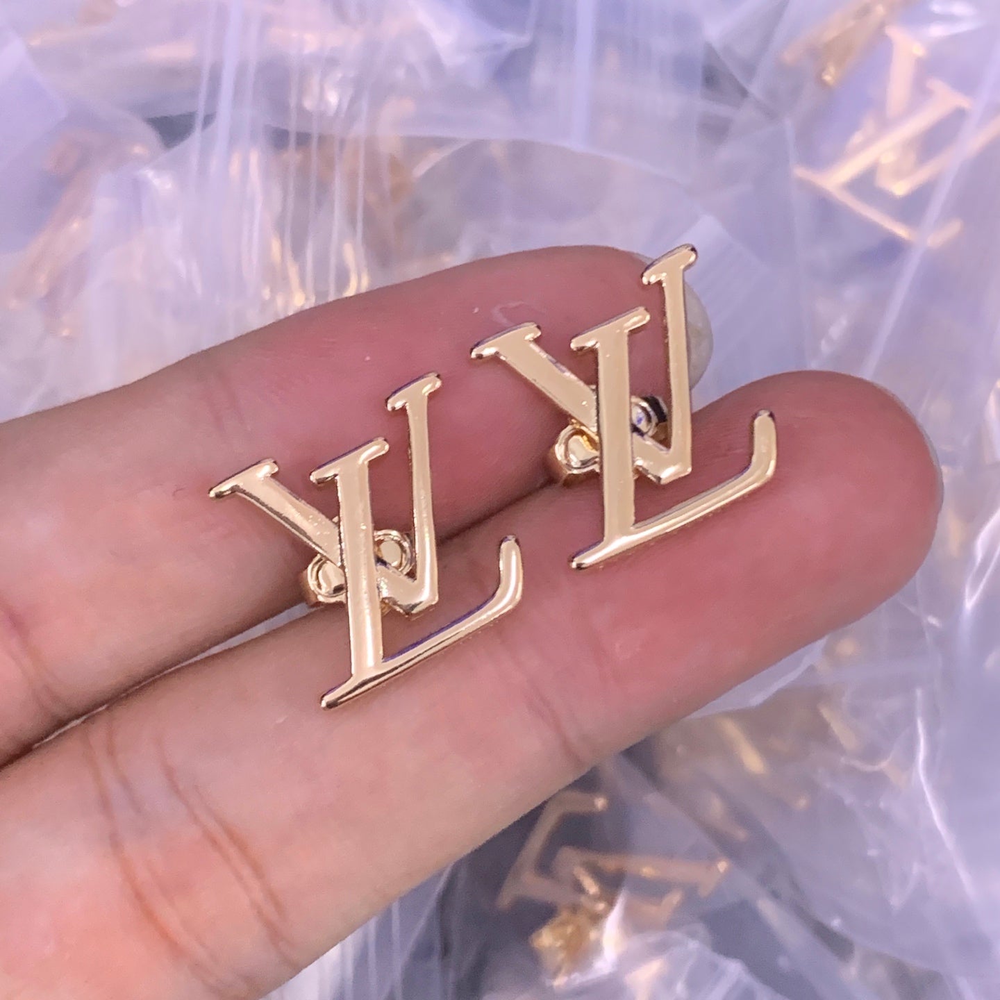 LuxluxHouse Low Price And High Quality Accessories Louis Vuitton