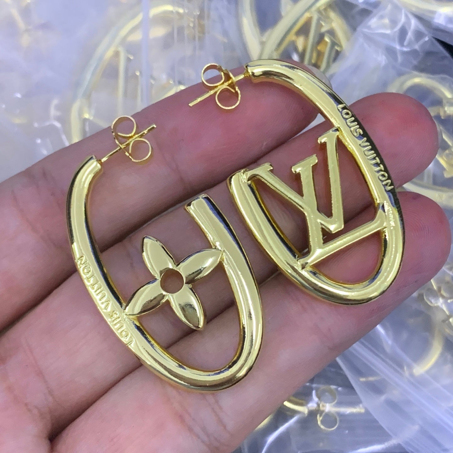 LuxluxHouse Low Price And High Quality Accessories Louis Vuitton