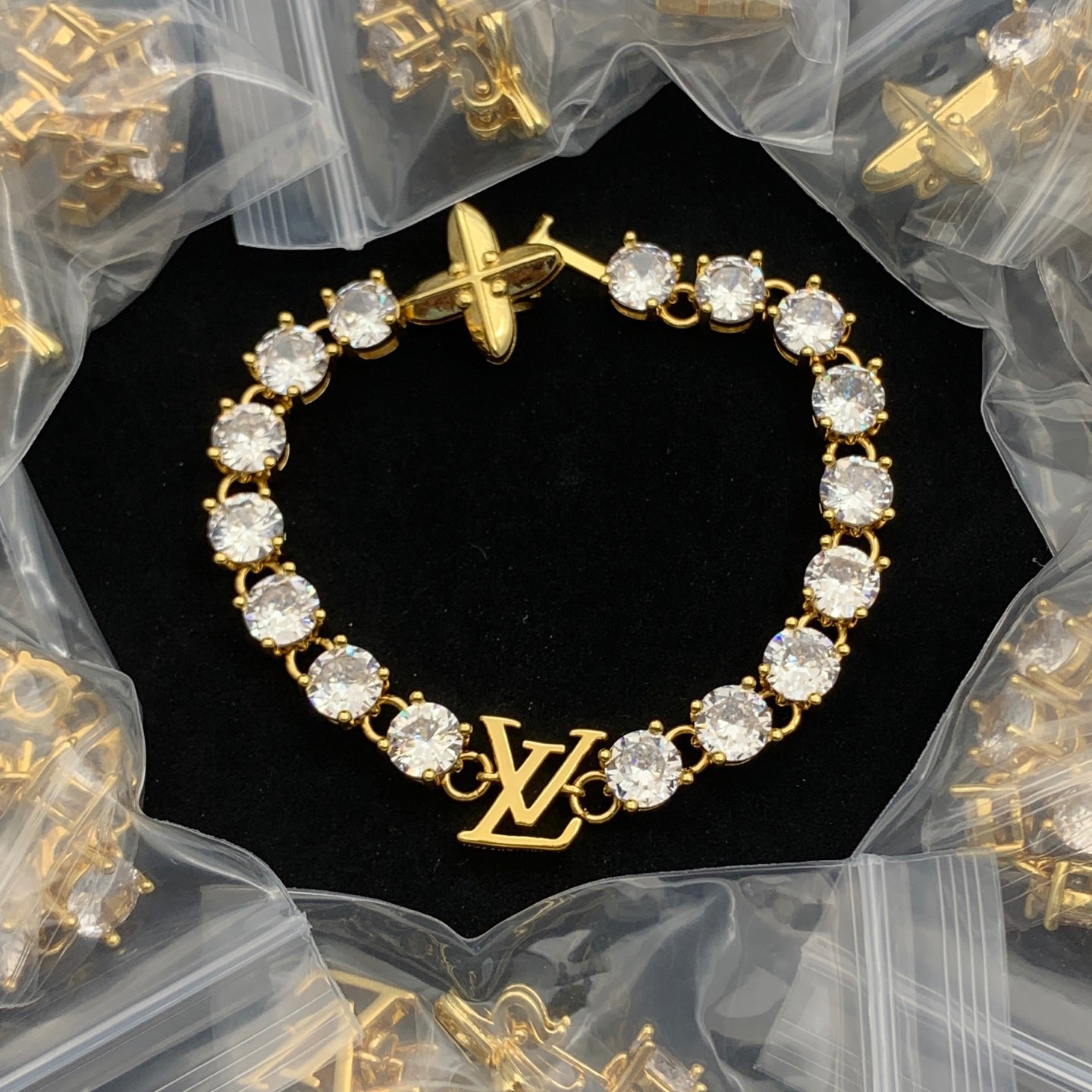 LuxluxHouse Low Price And High Quality Accessories Louis Vuitton