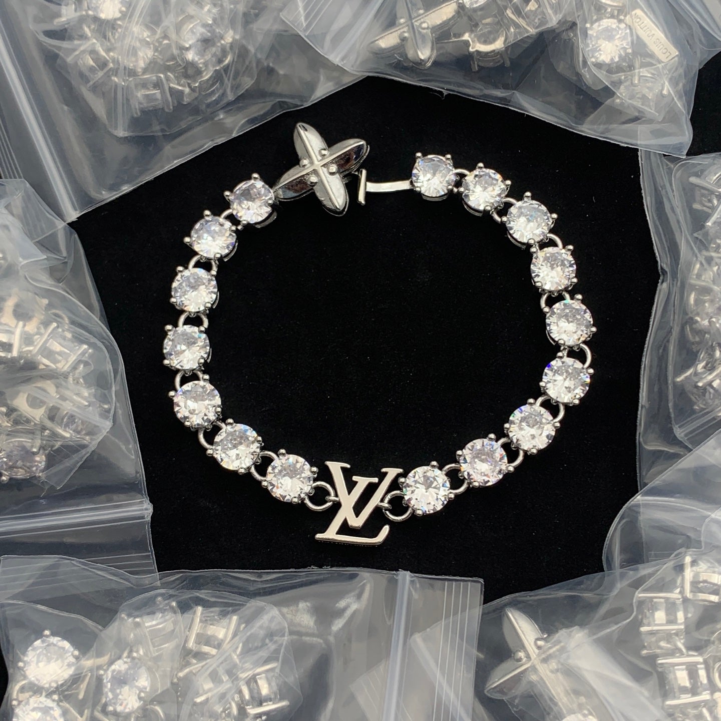 LuxluxHouse Low Price And High Quality Accessories Louis Vuitton