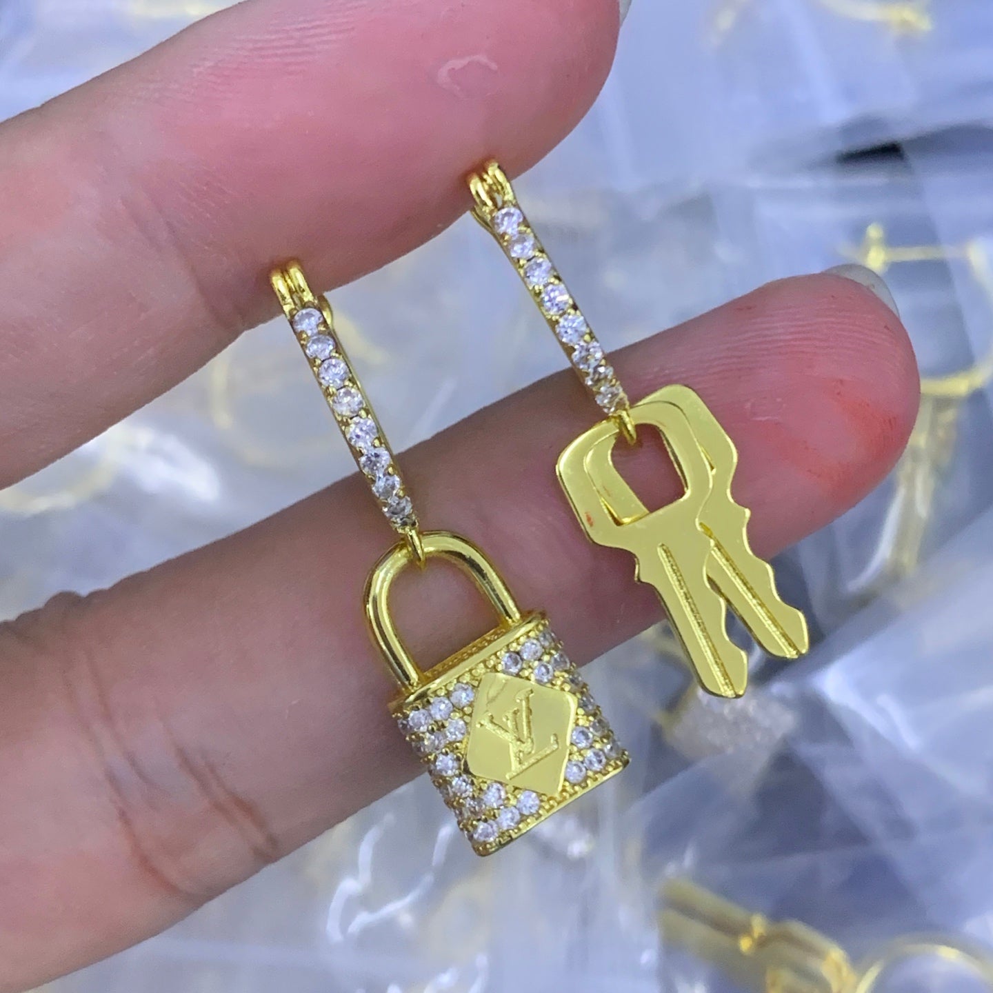 LuxluxHouse Low Price And High Quality Accessories Louis Vuitton