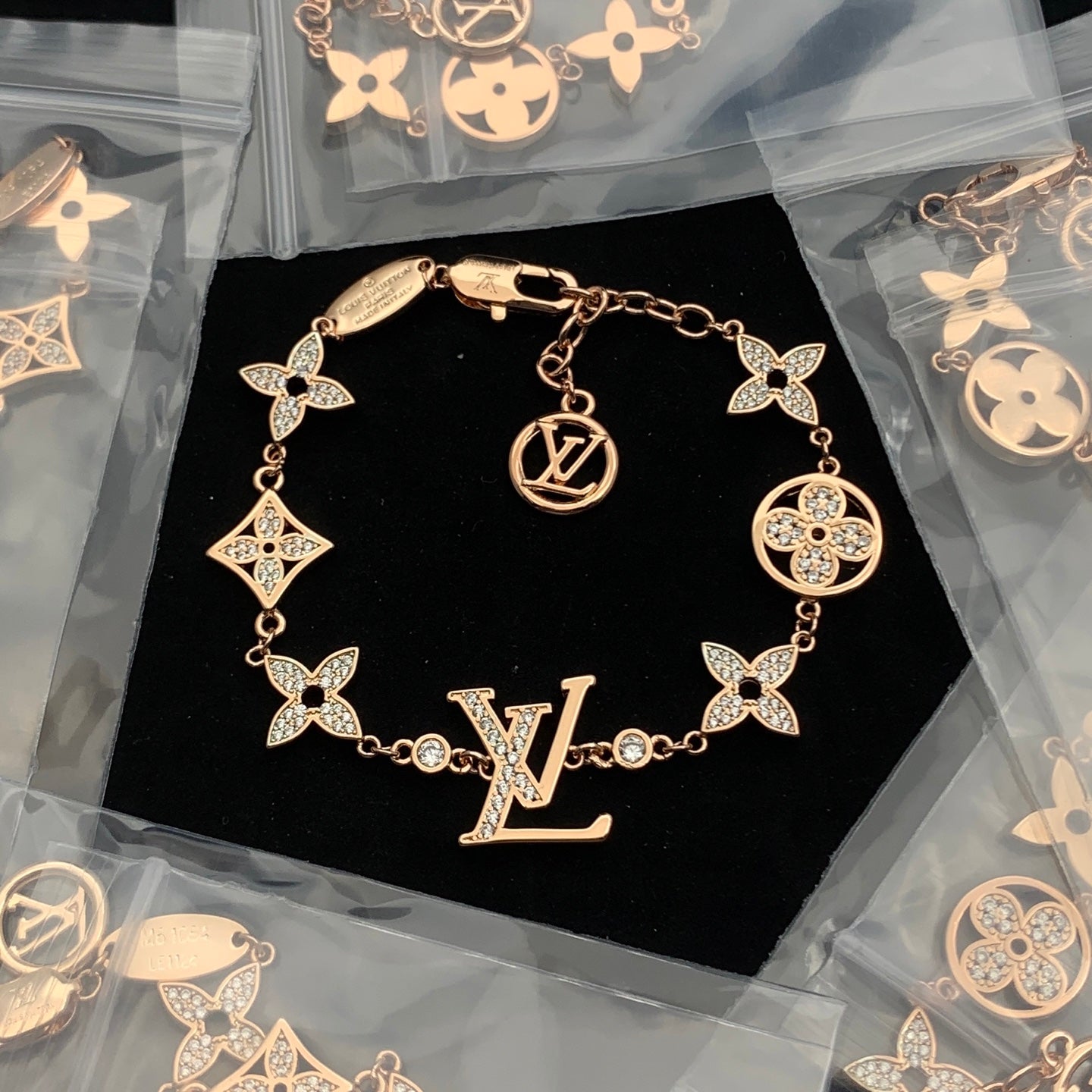 LuxluxHouse Low Price And High Quality Accessories Louis Vuitton