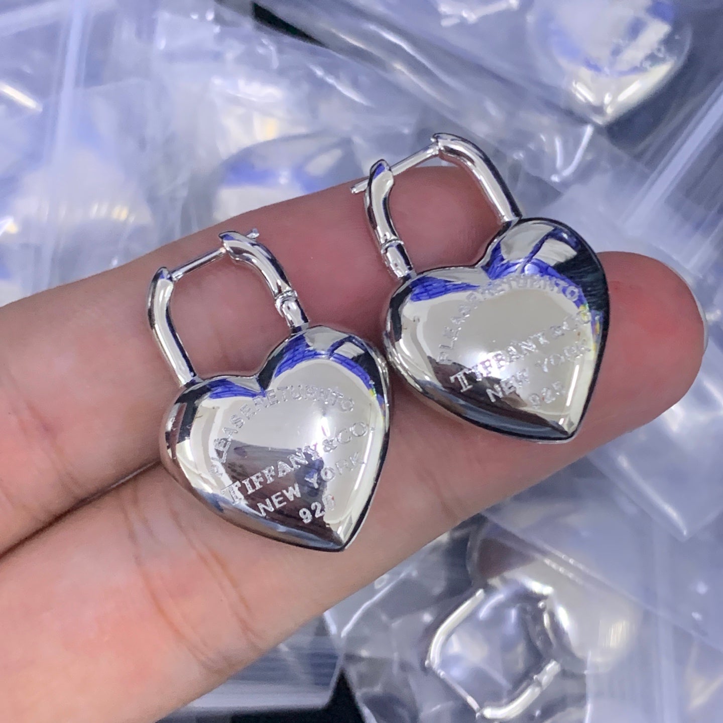 LuxluxHouse Low Price And High Quality Accessories Tiffany