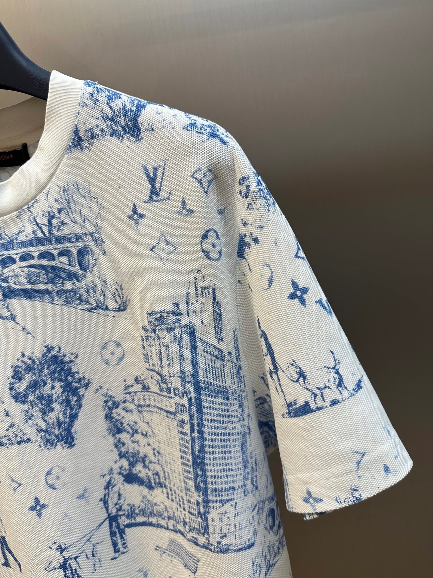 LuxluxHouse Best Quality Clothes T-shirt Louis Vuitton