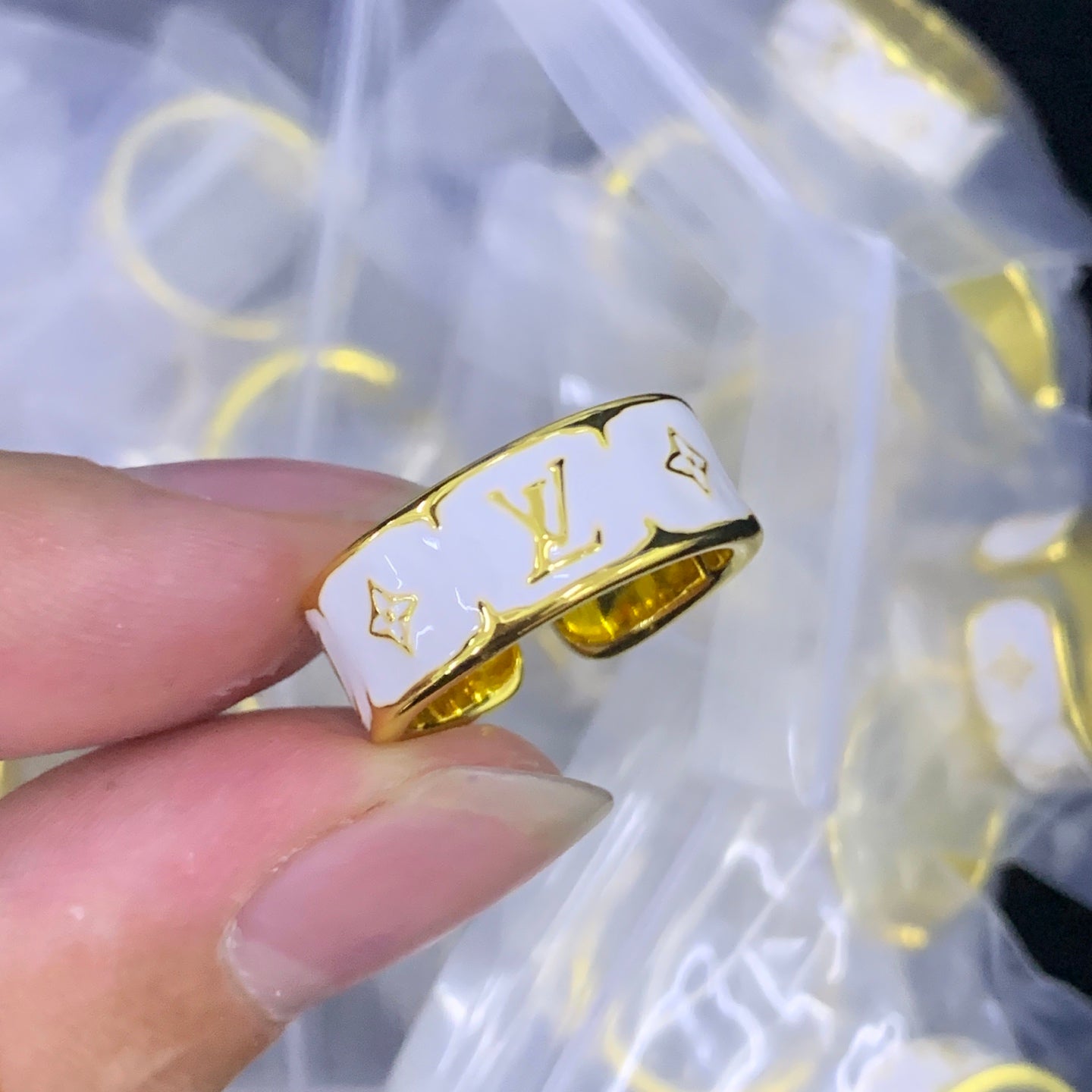 LuxluxHouse Low Price And High Quality Accessories Louis Vuitton