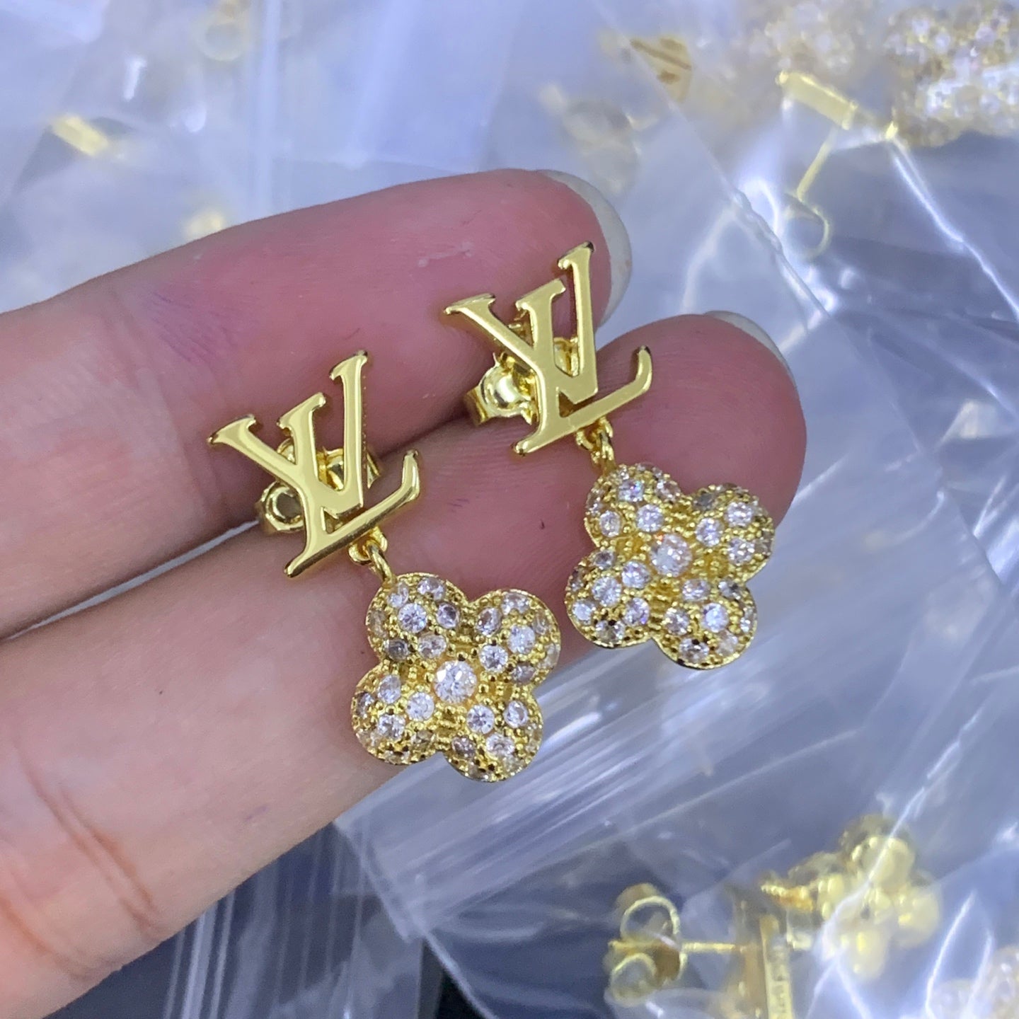 LuxluxHouse Low Price And High Quality Accessories Louis Vuitton