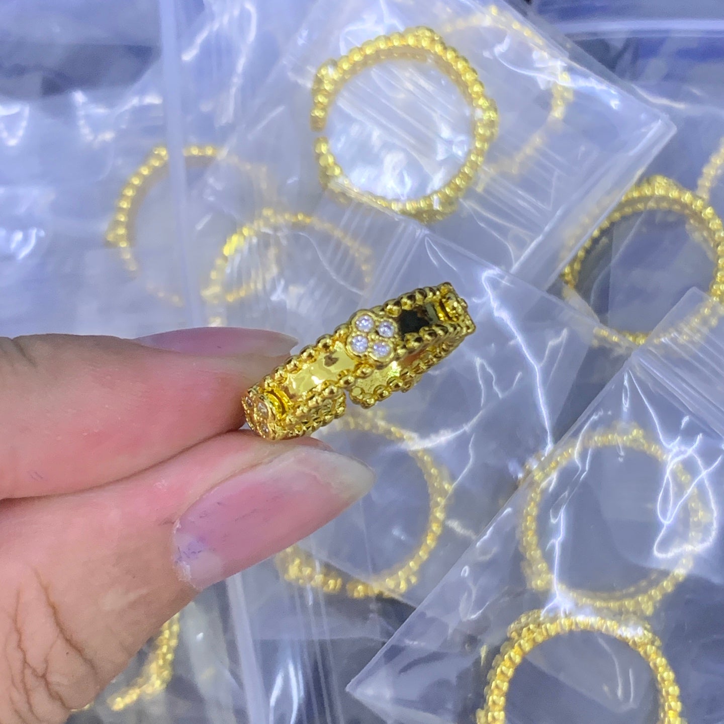 LuxluxHouse Low Price And High Quality Accessories Van Cleef & Arpels